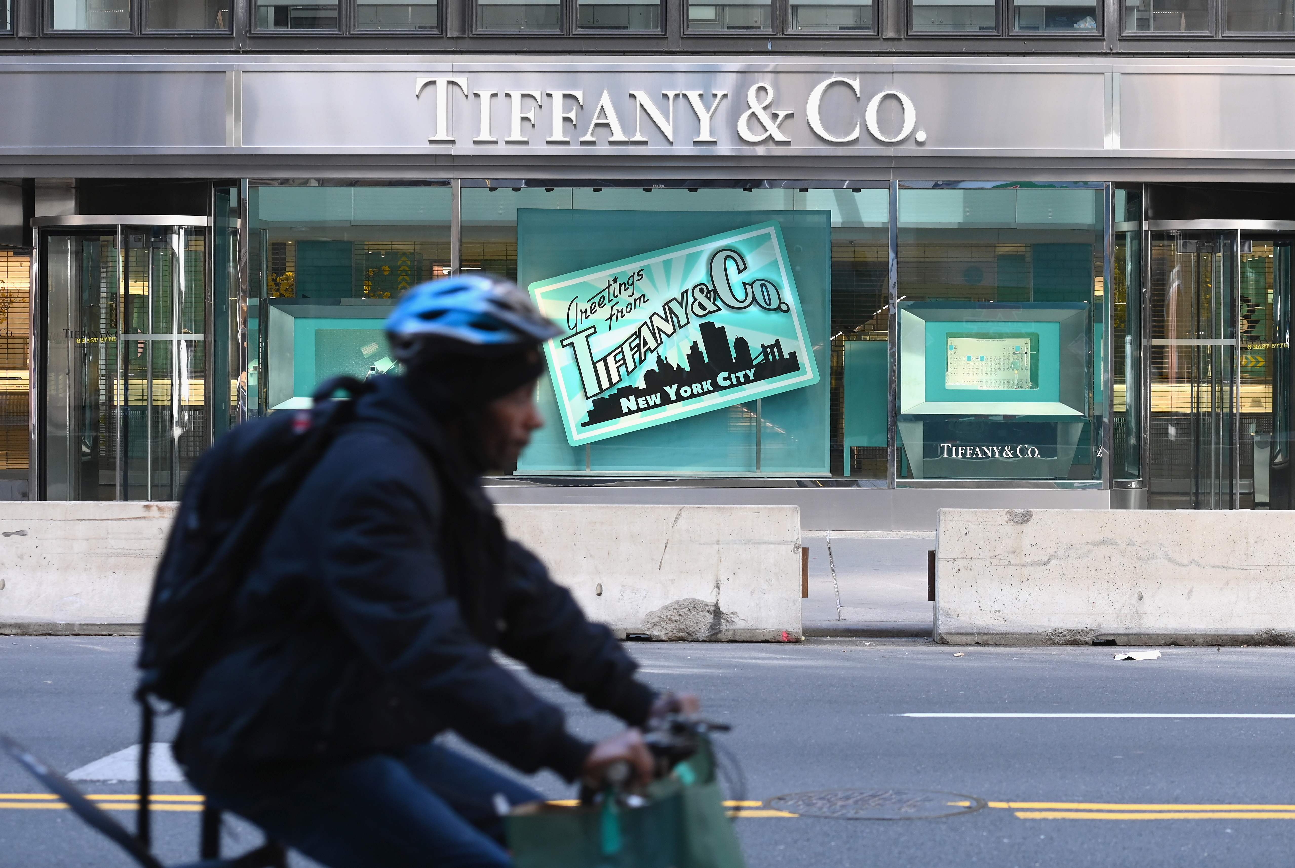 LVMH Board Meet on Tiffany Acquisition Deal Sparks Speculation Over  Possible Renegotiation