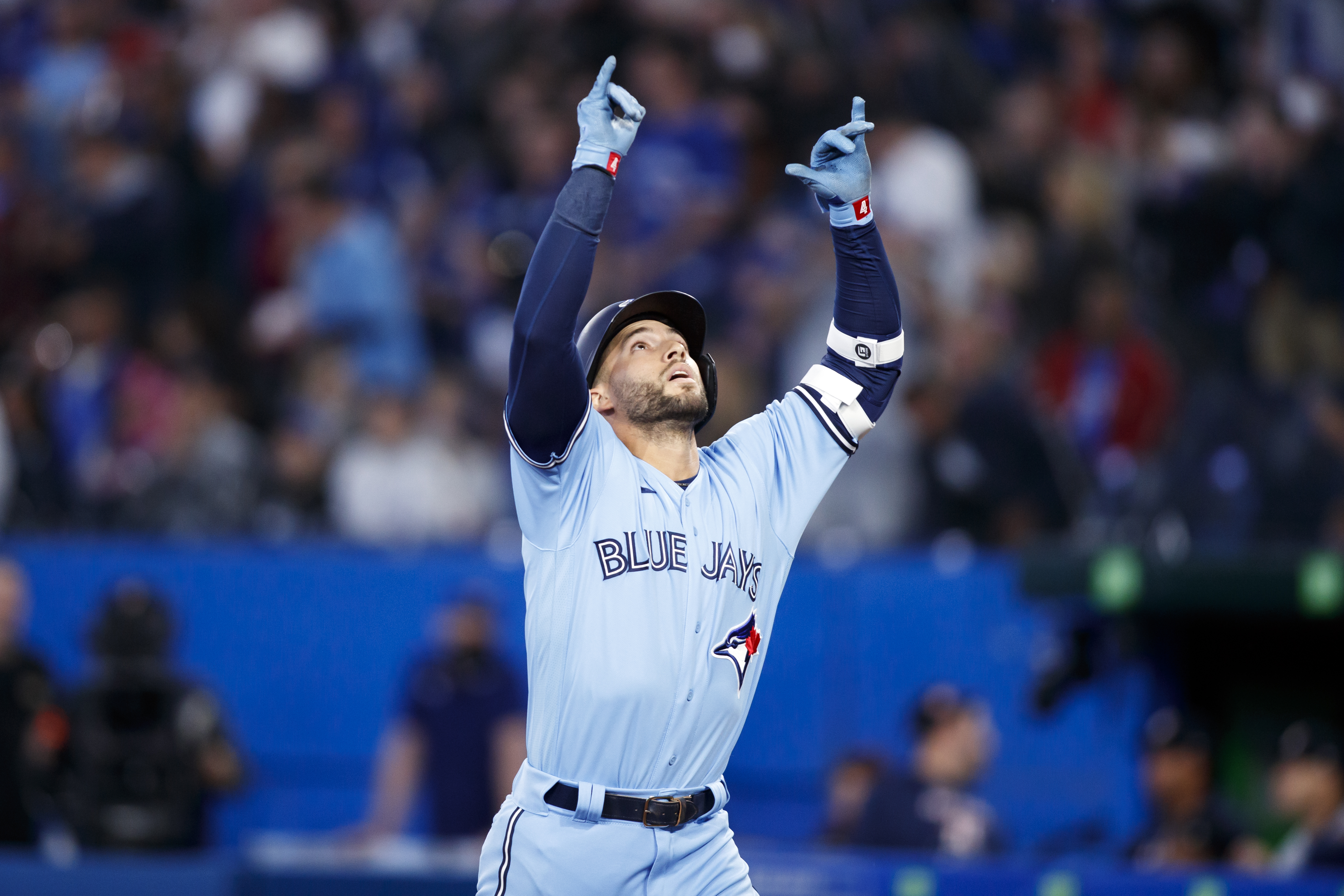 George Springer's two homers lift Blue Jays past Astros 2-1 - The
