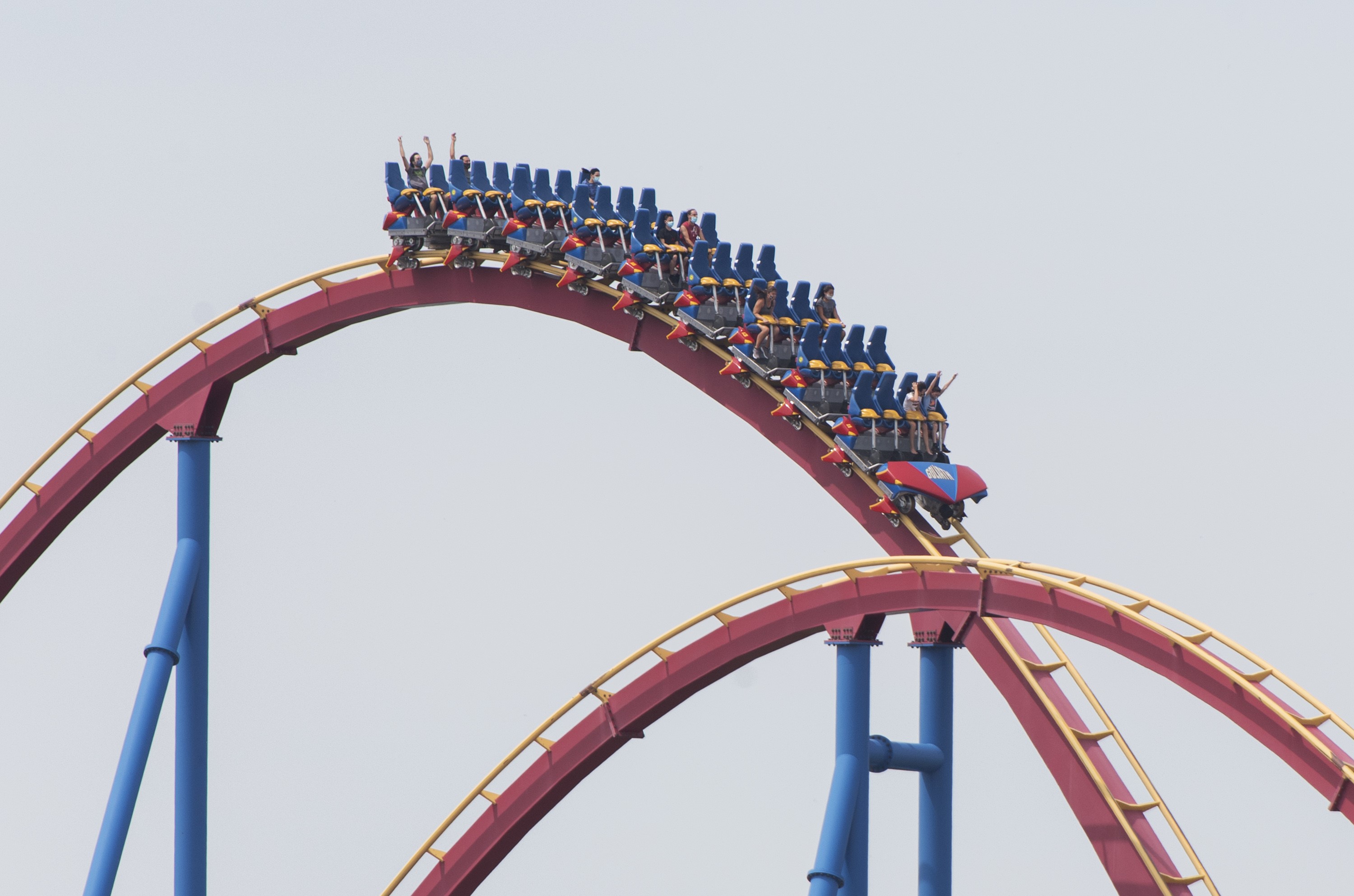 Amusement parks welcome back fewer guests with new pandemic