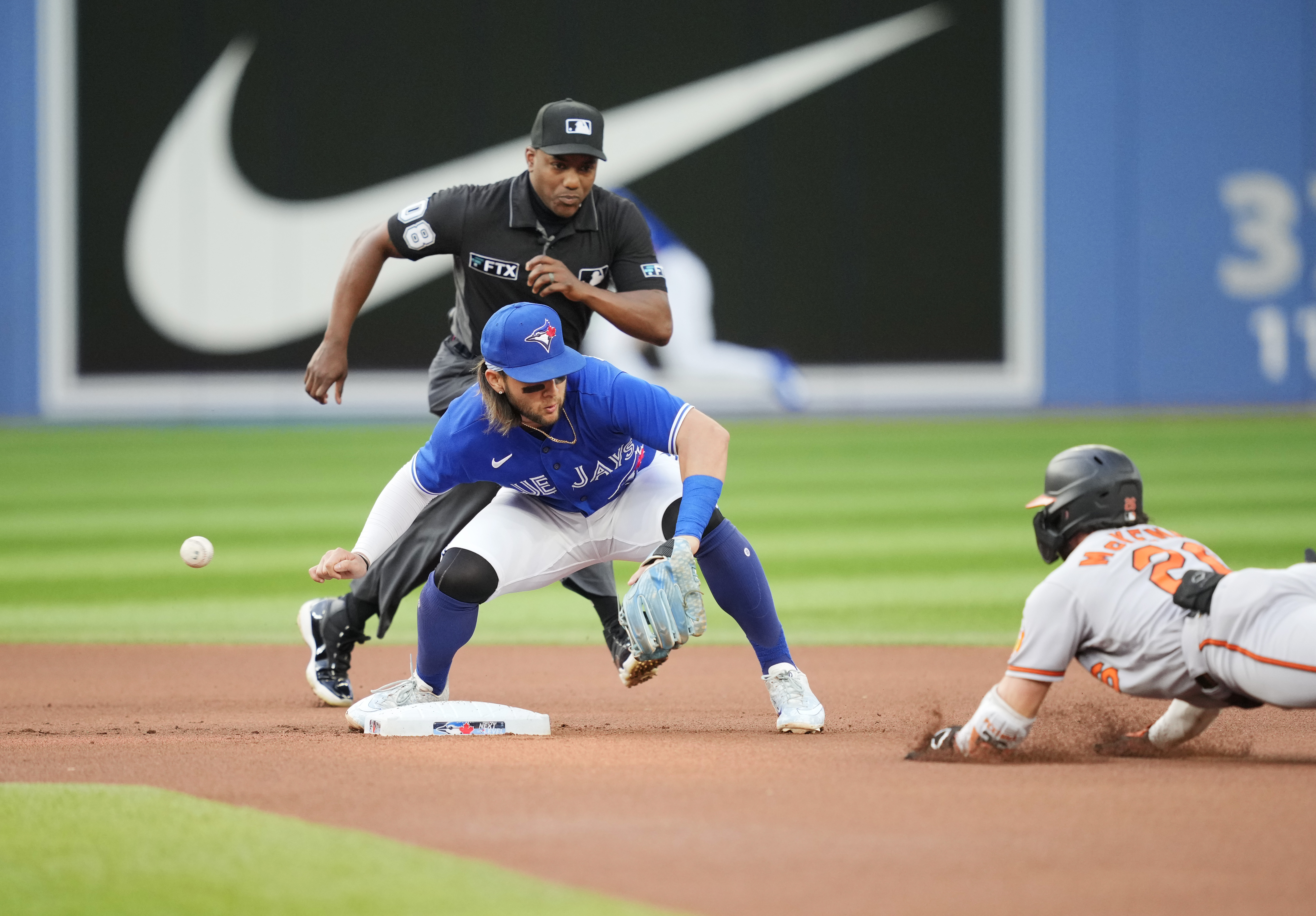 Guerrero gets 3 hits, Kikuchi earns the win as Blue Jays beat Brewers 7-2 -  Newsday