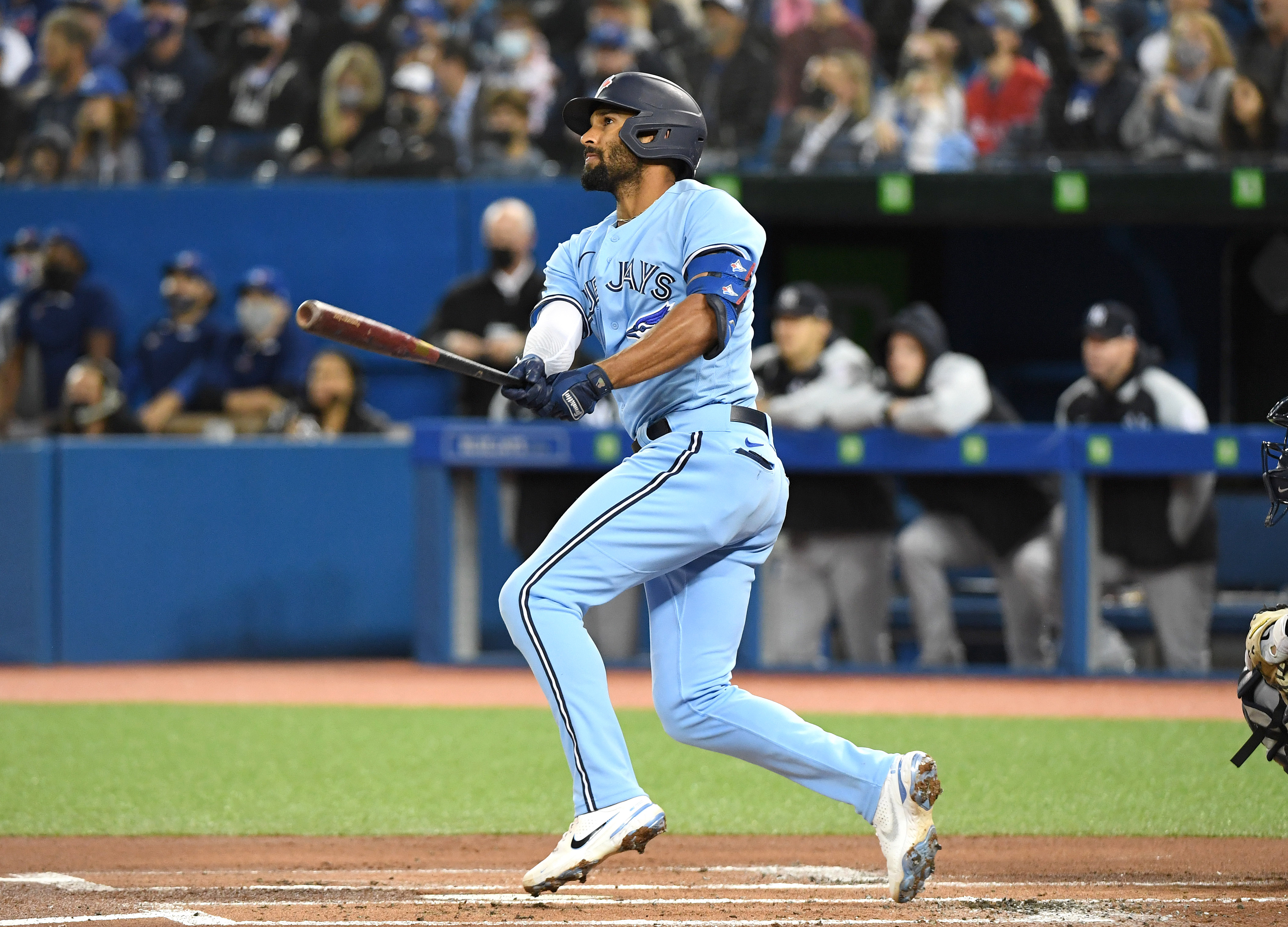 Gausman pitches streaking Blue Jays past Yankees 6-1 to maintain slim lead  for 2nd AL wild card