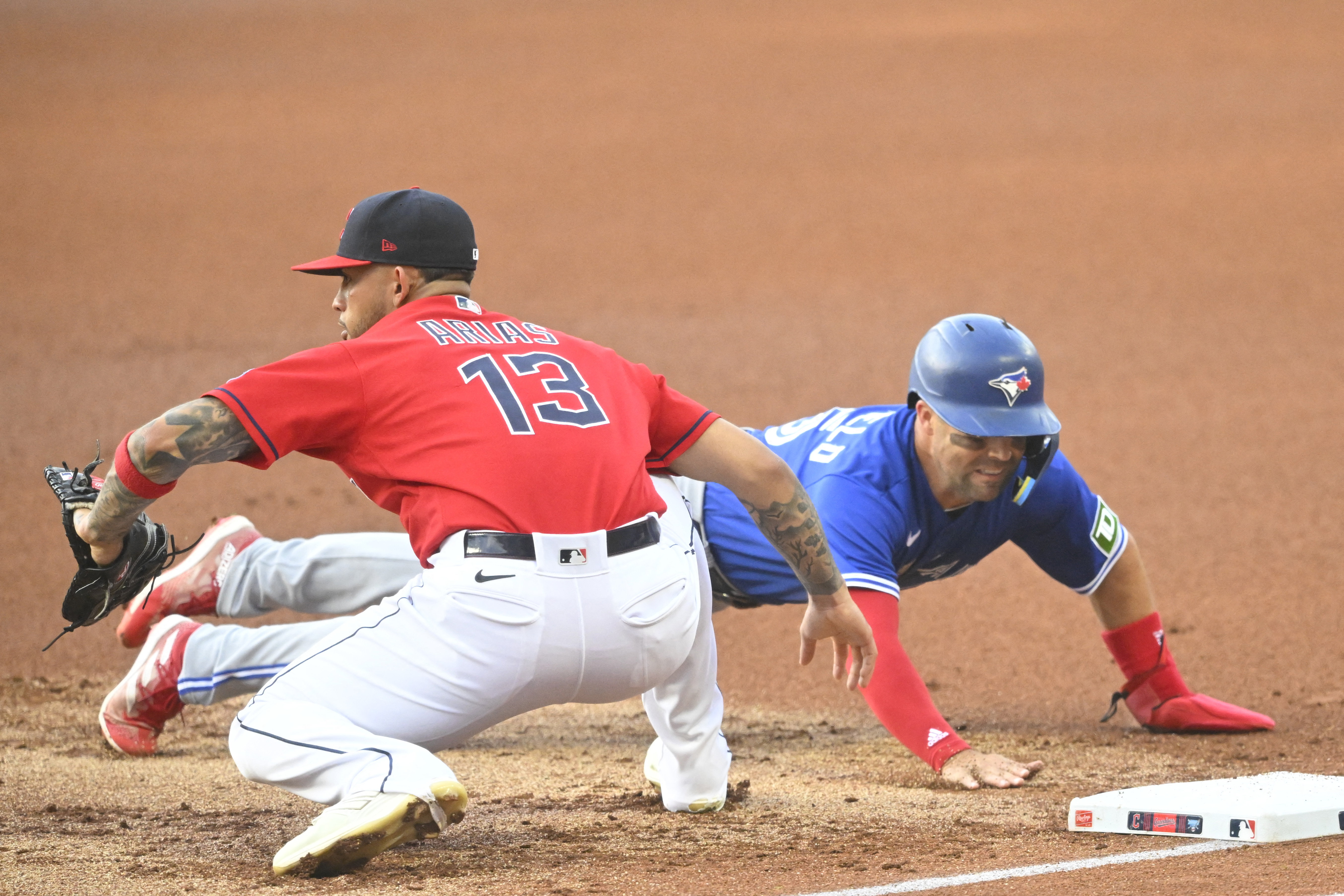 Kevin Gausman shuts down Red Sox, Blue Jays hold on for 3-2 win