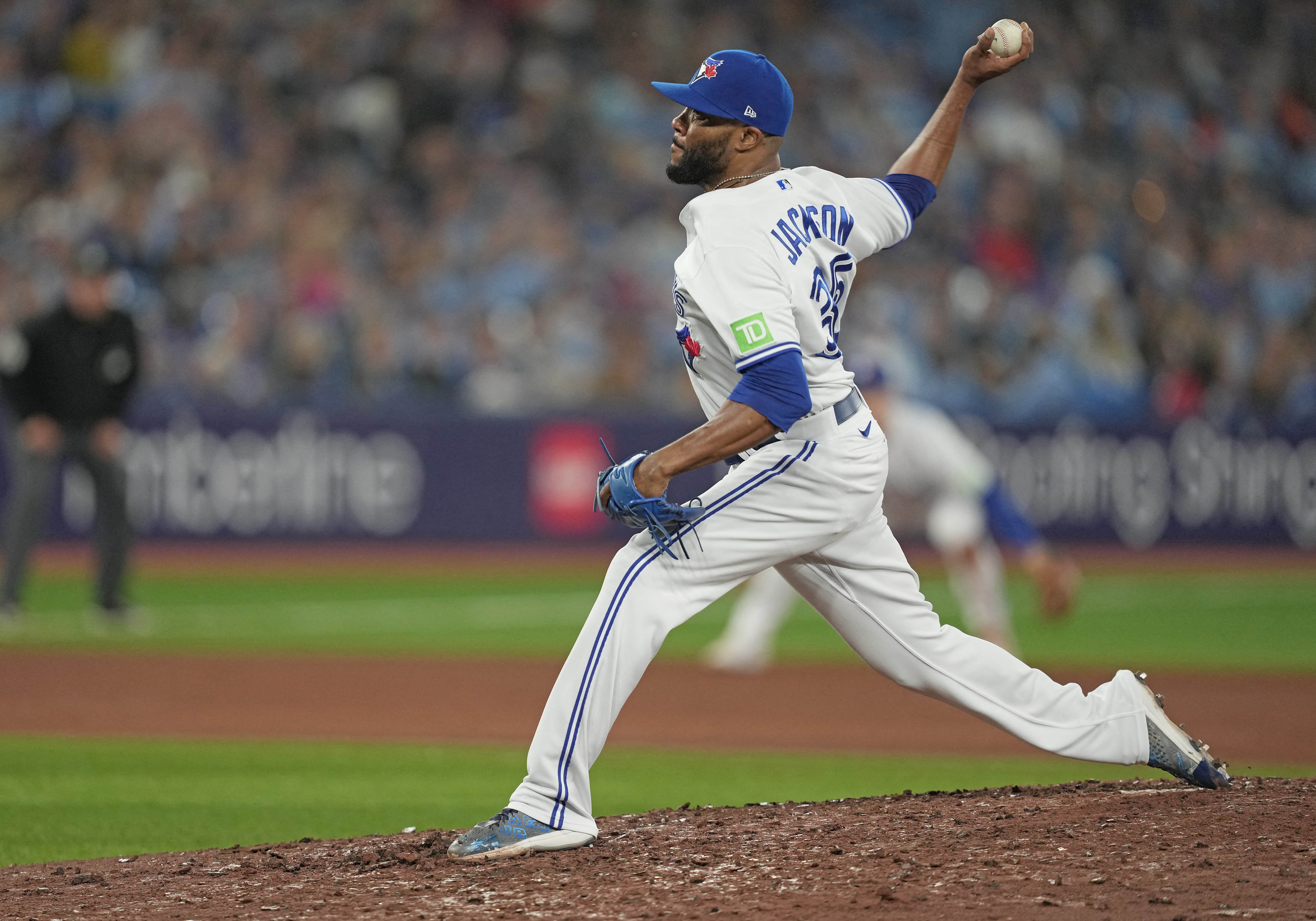 Jays clinch wild-card spot on day off, will celebrate Friday