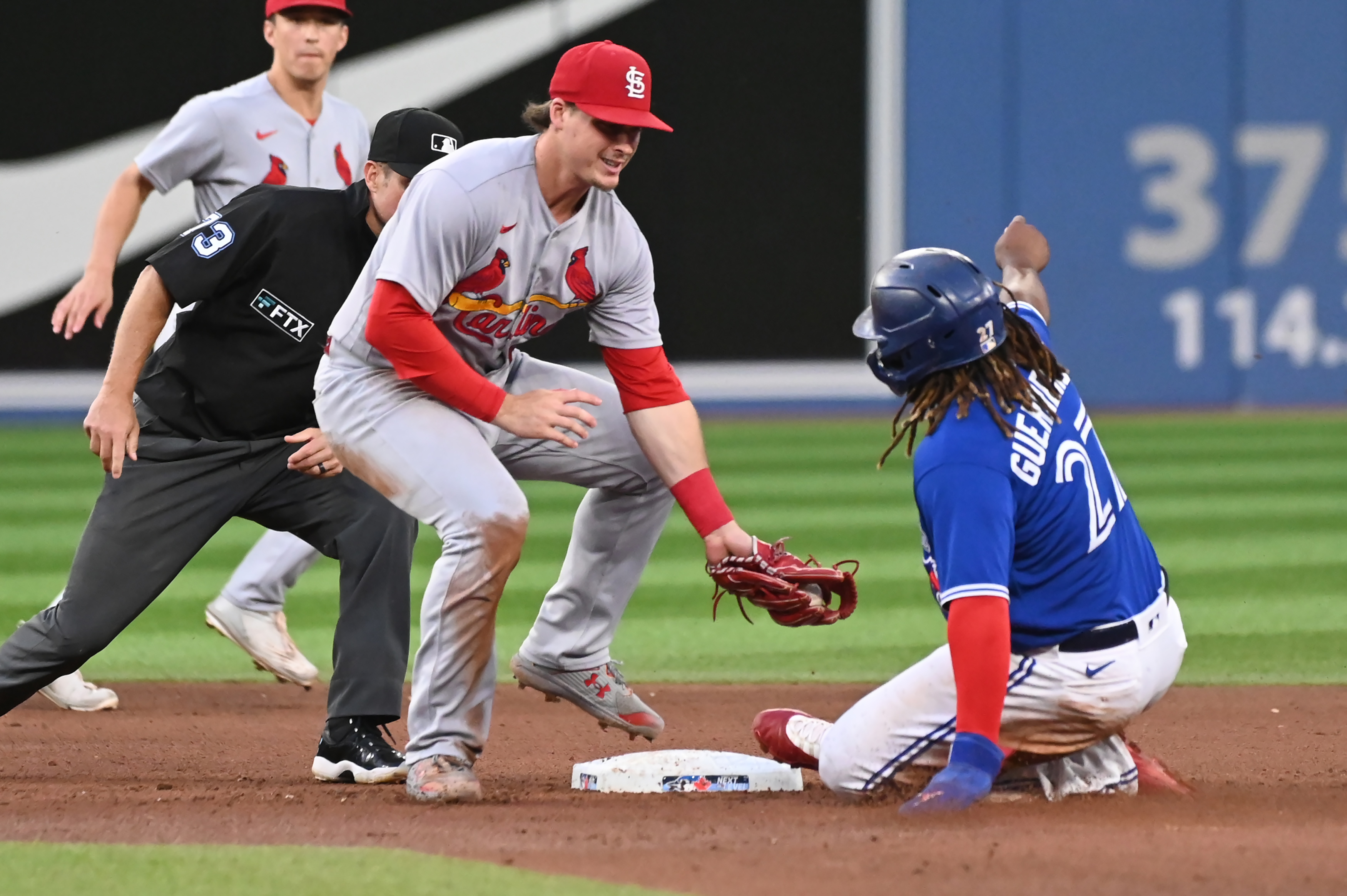 Old Cards lead St. Louis over Toronto
