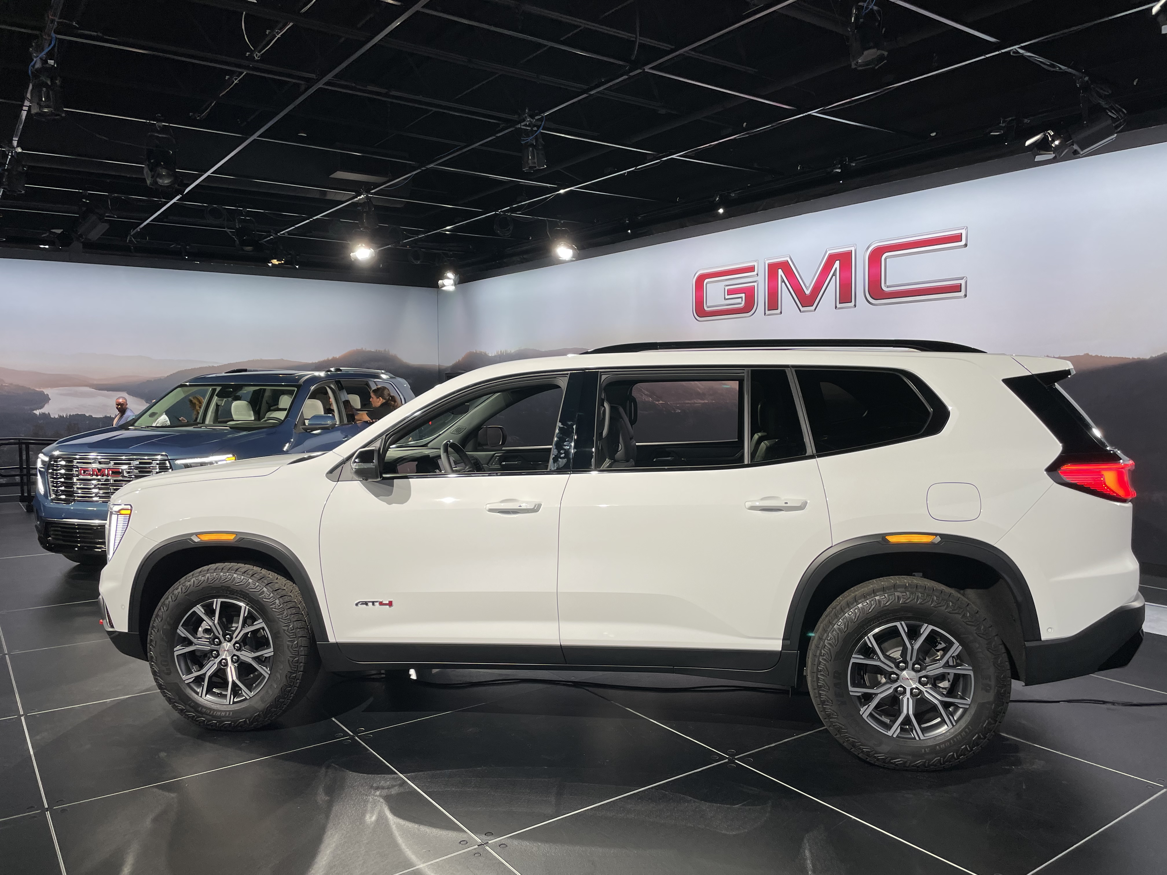 2024 GMC Acadia revealed