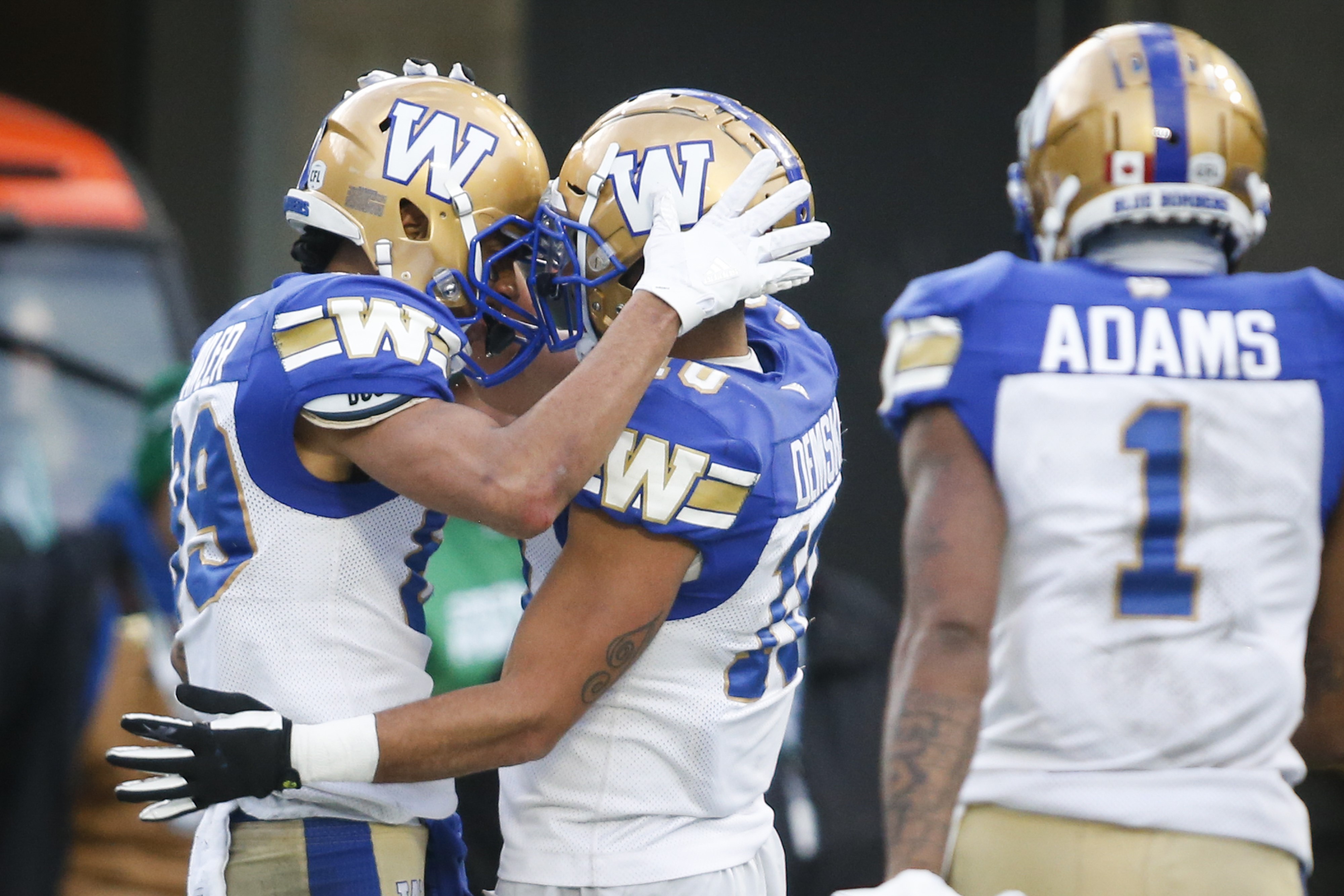 CFL playoffs: Bombers beat Roughriders on pass off goal post