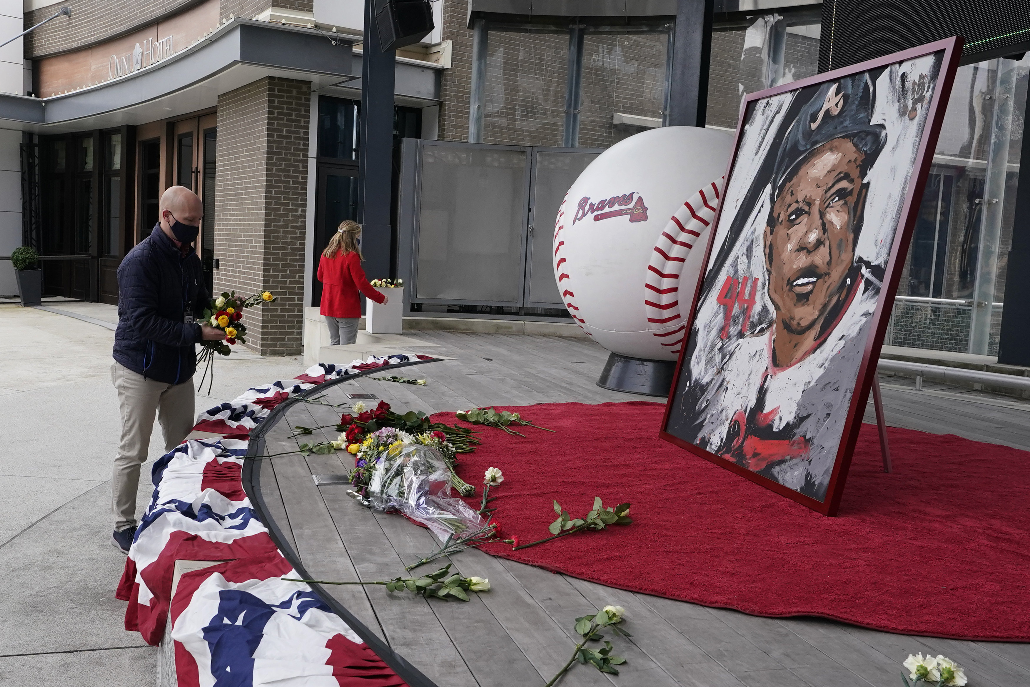 What Pros Wear: Hammerin' Hank Aaron's Bat History: 1952-1976