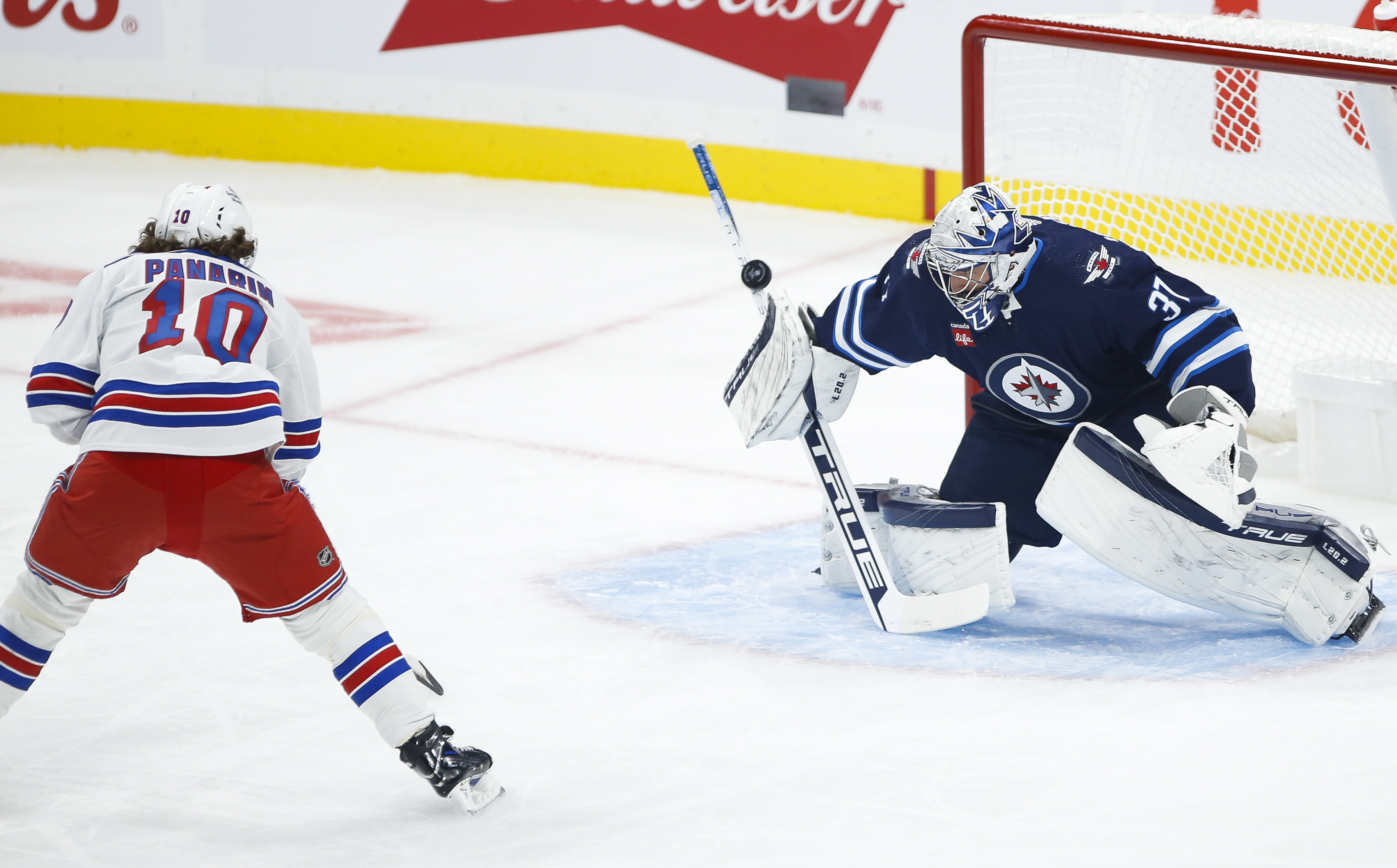 Jets get off to strong start with season-opening victory over Rangers