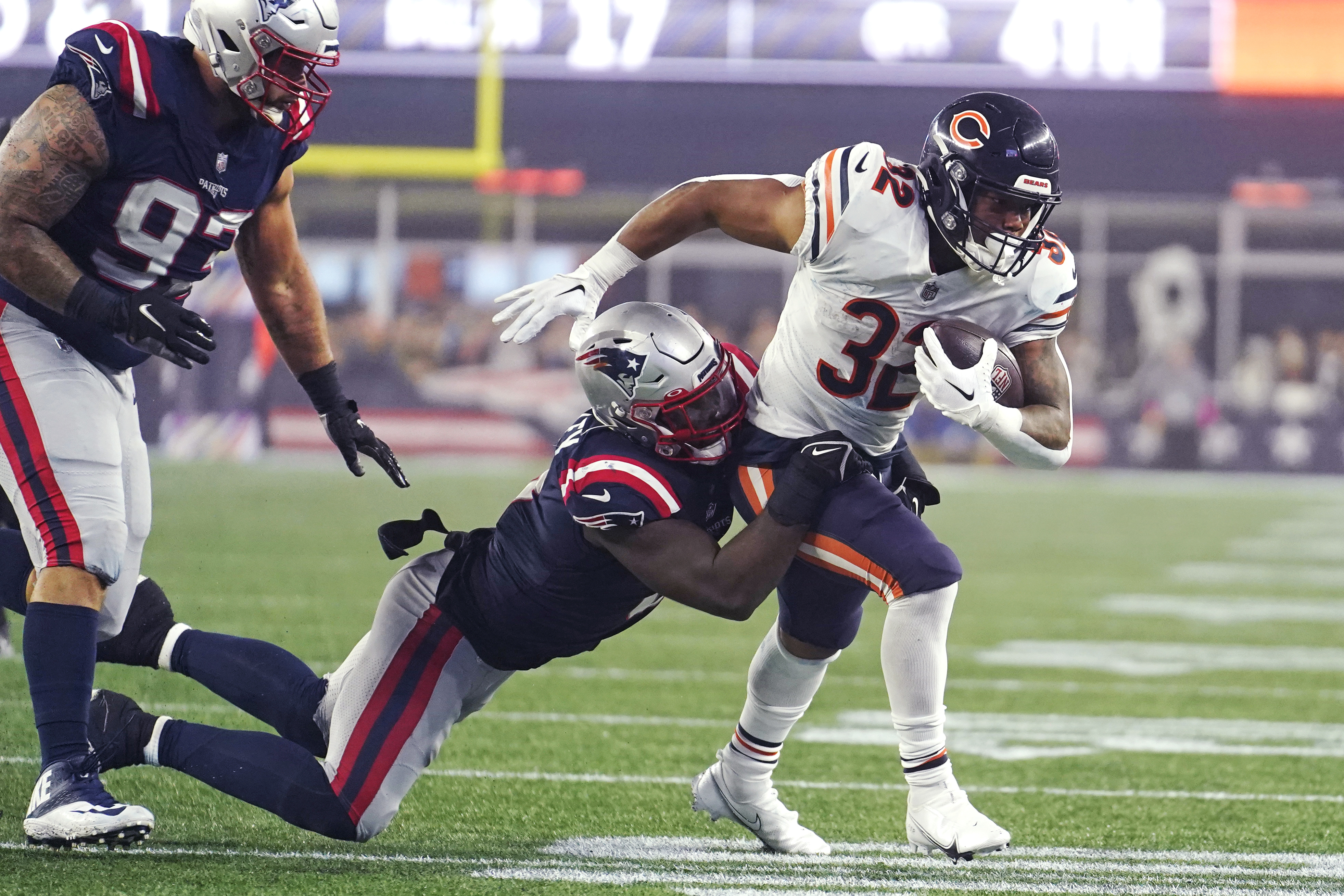 Richard Seymour will receive his Pro Football Hall of Fame ring at halftime  of Bears game on Oct. 24 on Monday Night Football