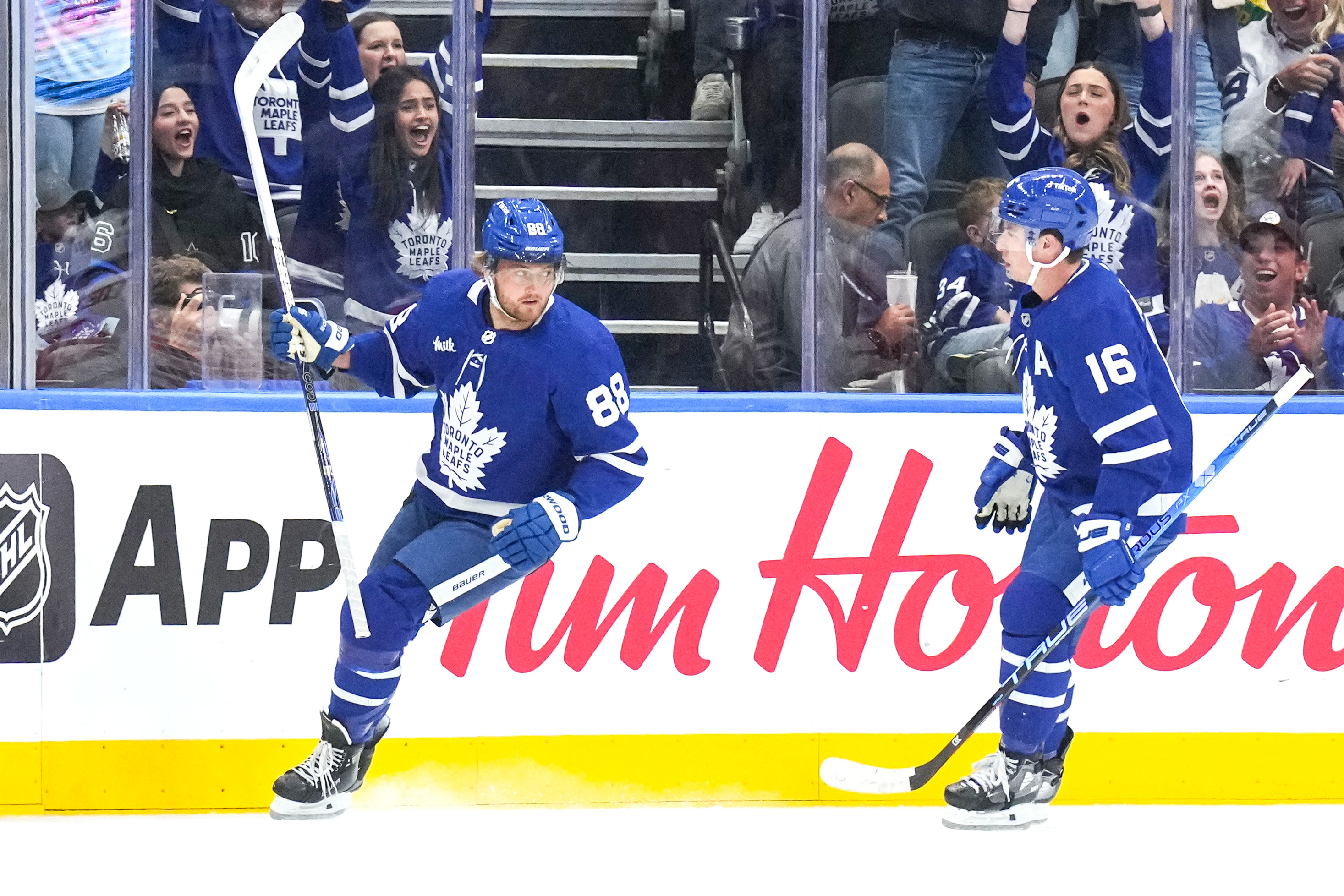 Maple Leafs take positives from sloppy season-opening victory