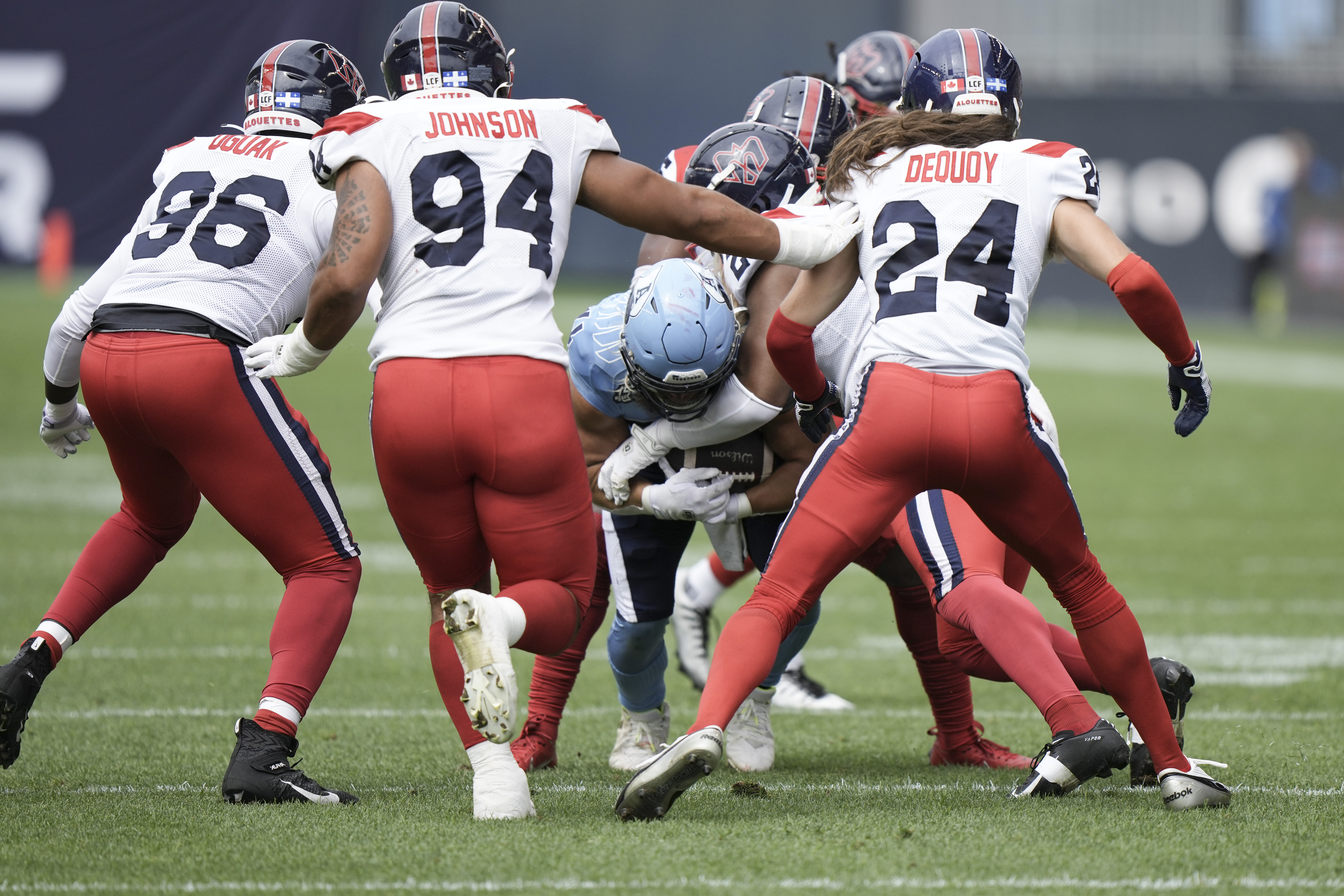 Montreal Alouettes edge Calgary Stampeders to clinch playoff spot