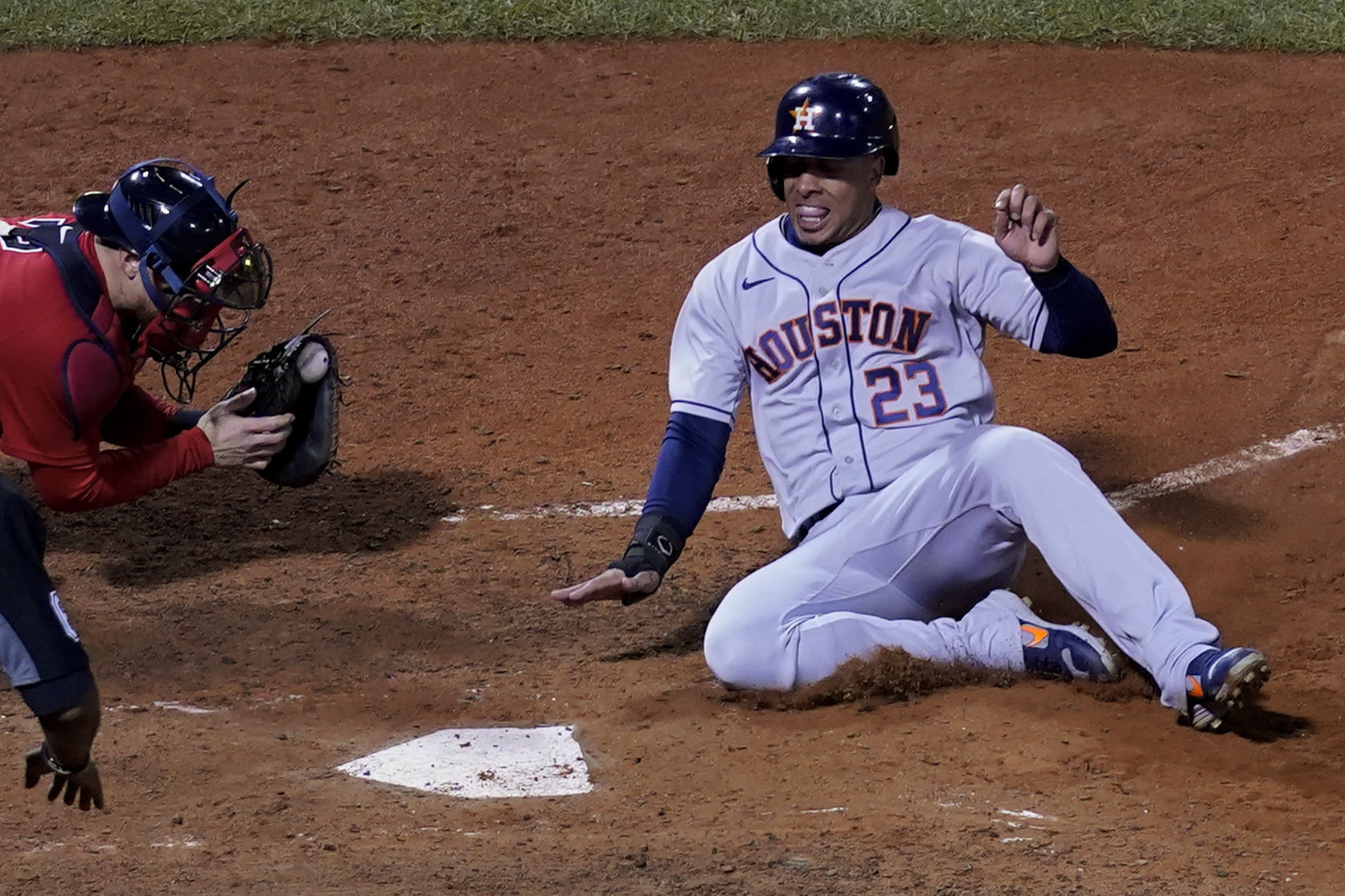 Jose Altuve's dramatic ninth-inning home run delivers 5-4 victory for Astros  in Game 5 of ALCS - The Boston Globe