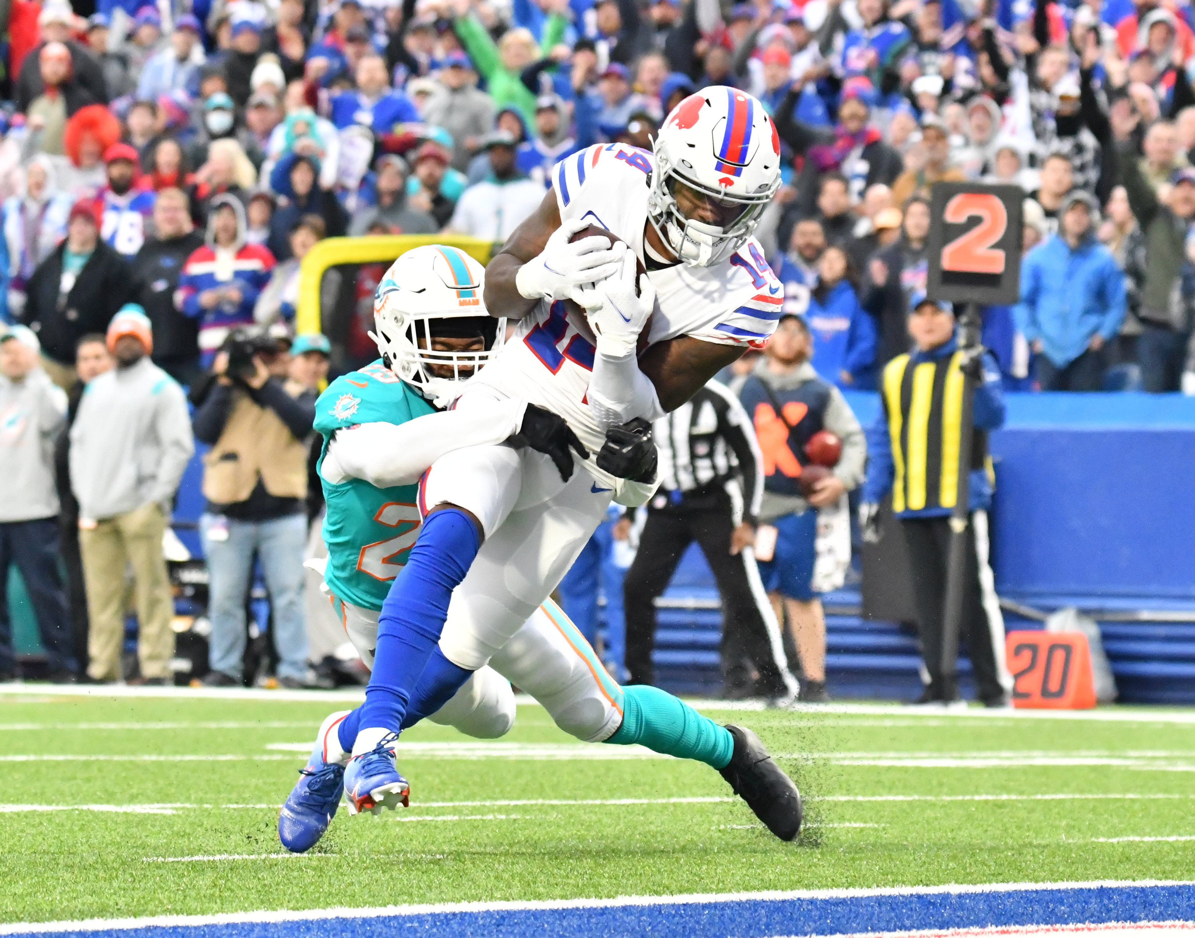 Miami Dolphins need a second half miracle after Bills ground