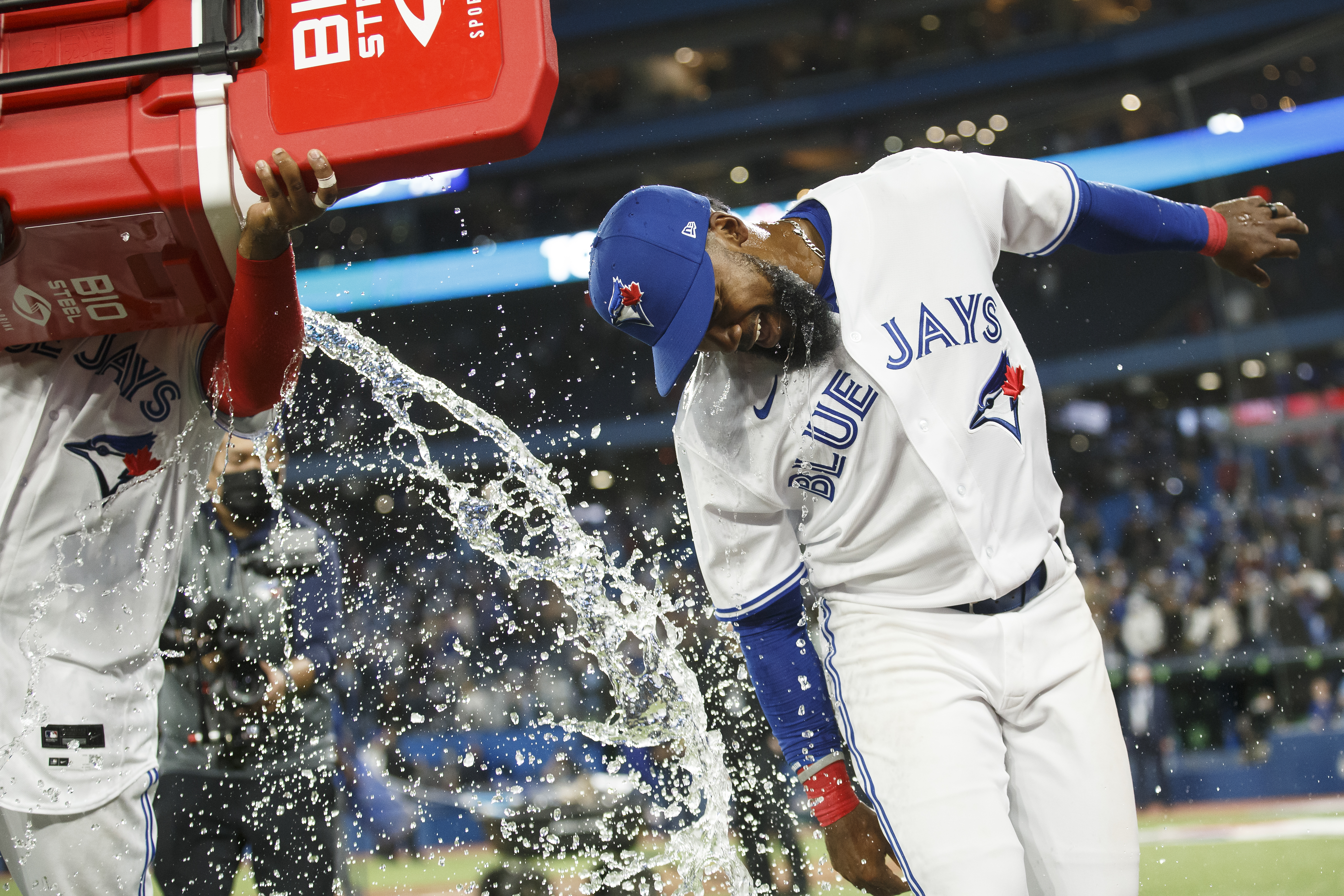 Teoscar Hernandez leads Blue Jays to wild 10-8 win in Toronto's first home  opener since 2019 - The Globe and Mail