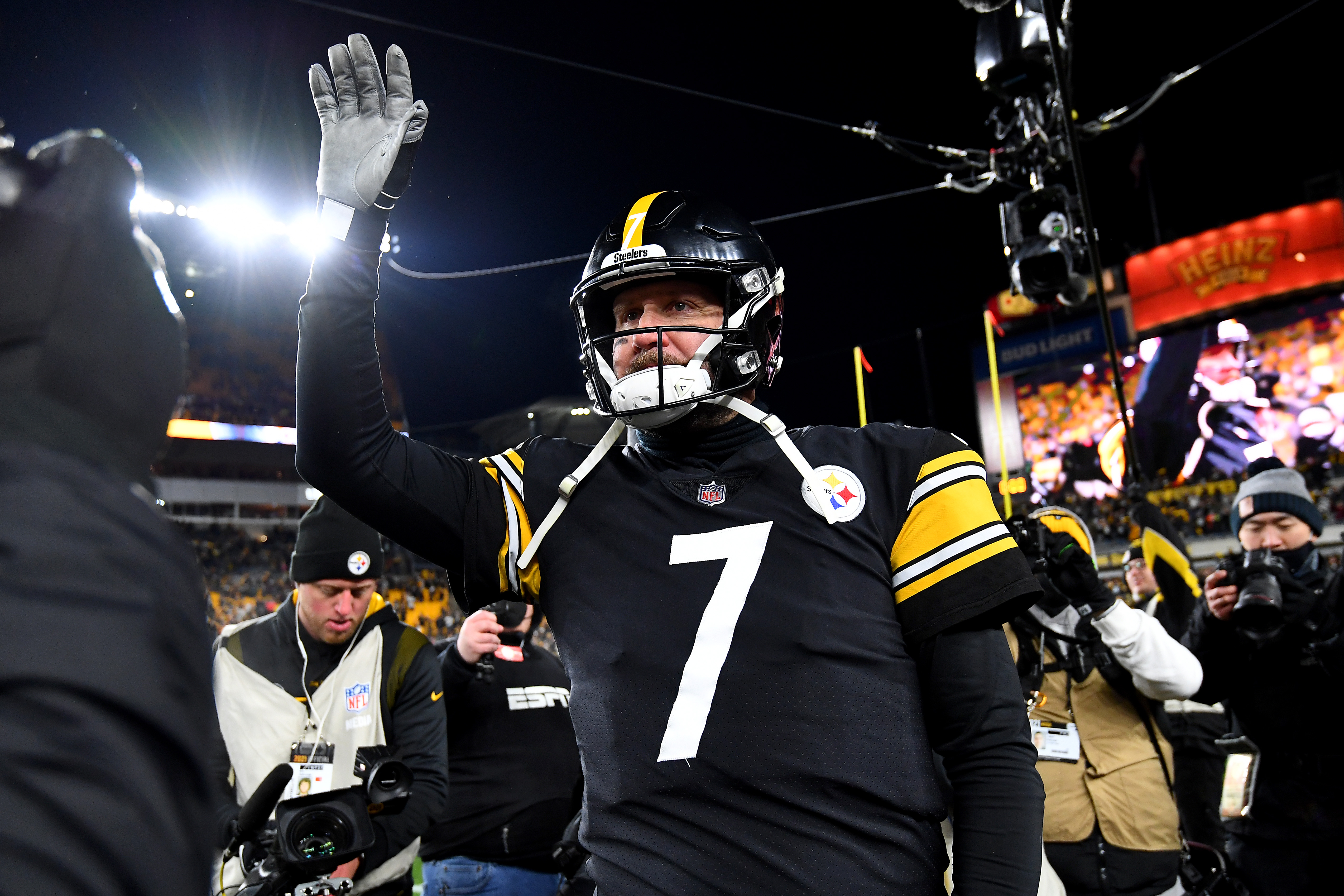 Steelers top Browns to stay in playoff mix as Roethlisberger plays presumed  final home game