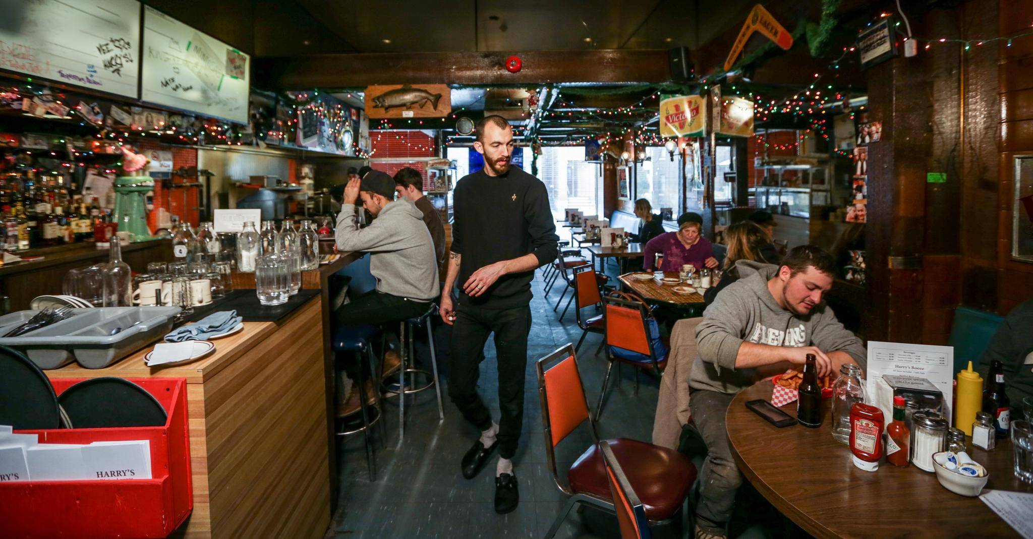 Big league chefs at Harry s in Parkdale give an old fashioned