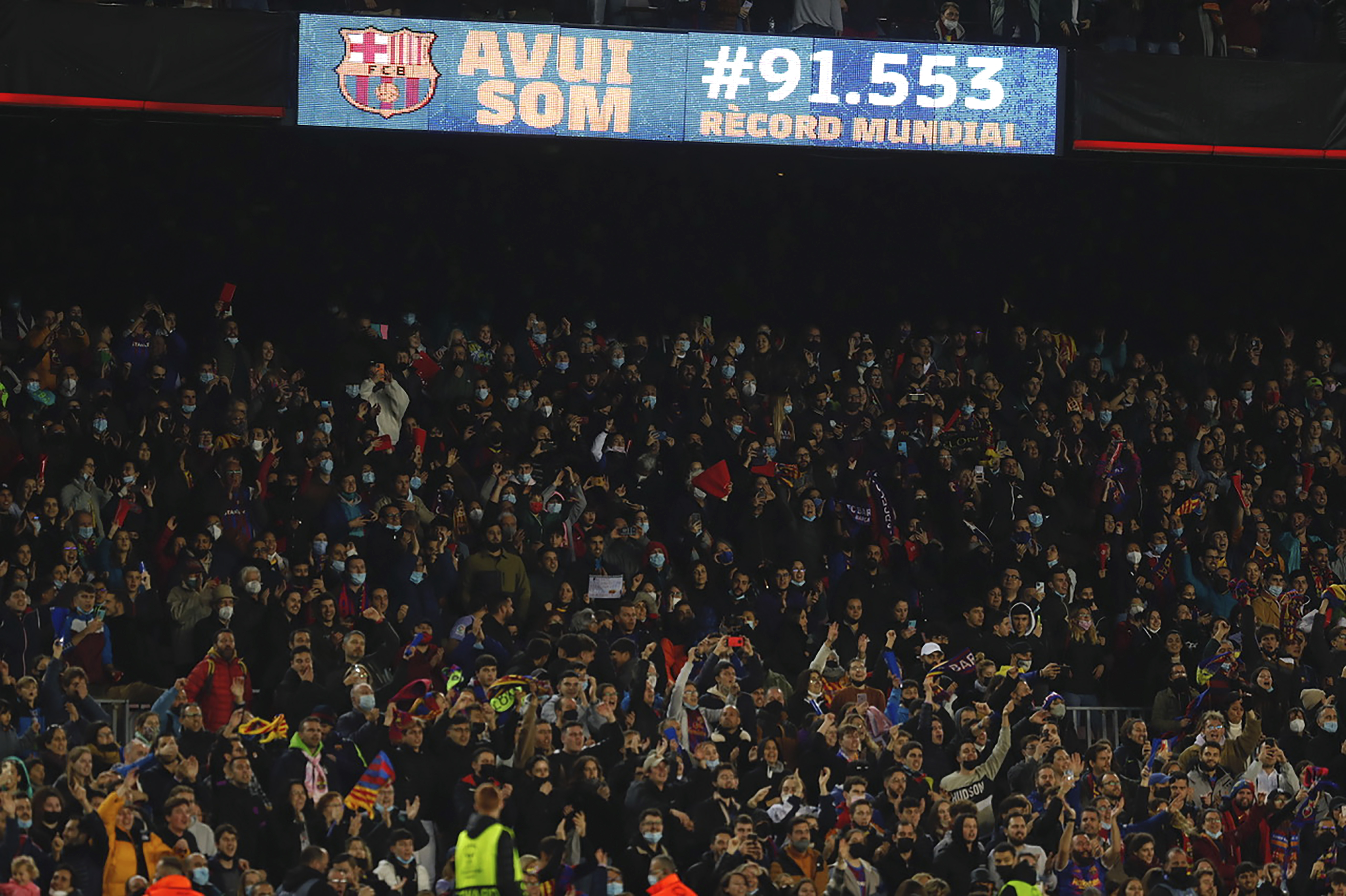 Making history: 91,553 attend Barcelona-Real Madrid women's Champions  League game at Camp Nou - The Boston Globe