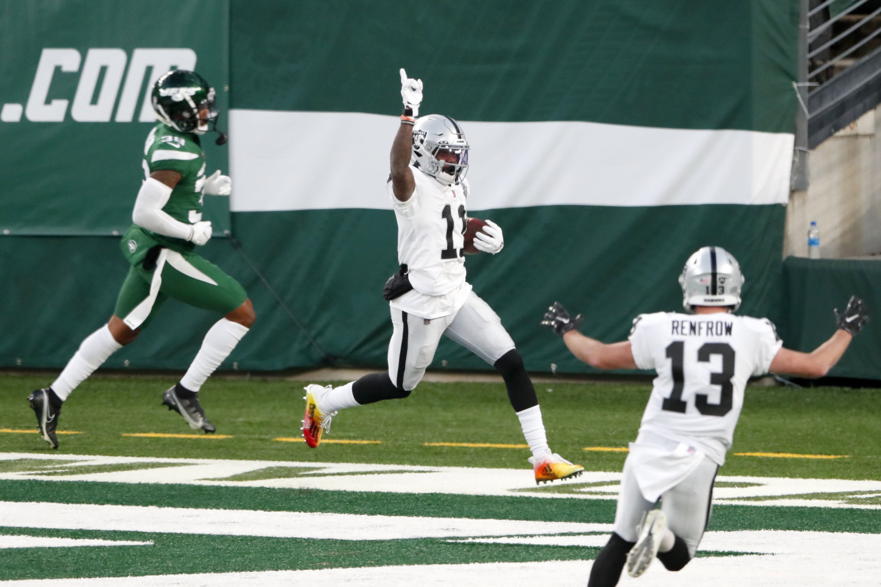 Davante Adams' 35-yard TD in overtime lifts Raiders past Broncos 22-16 