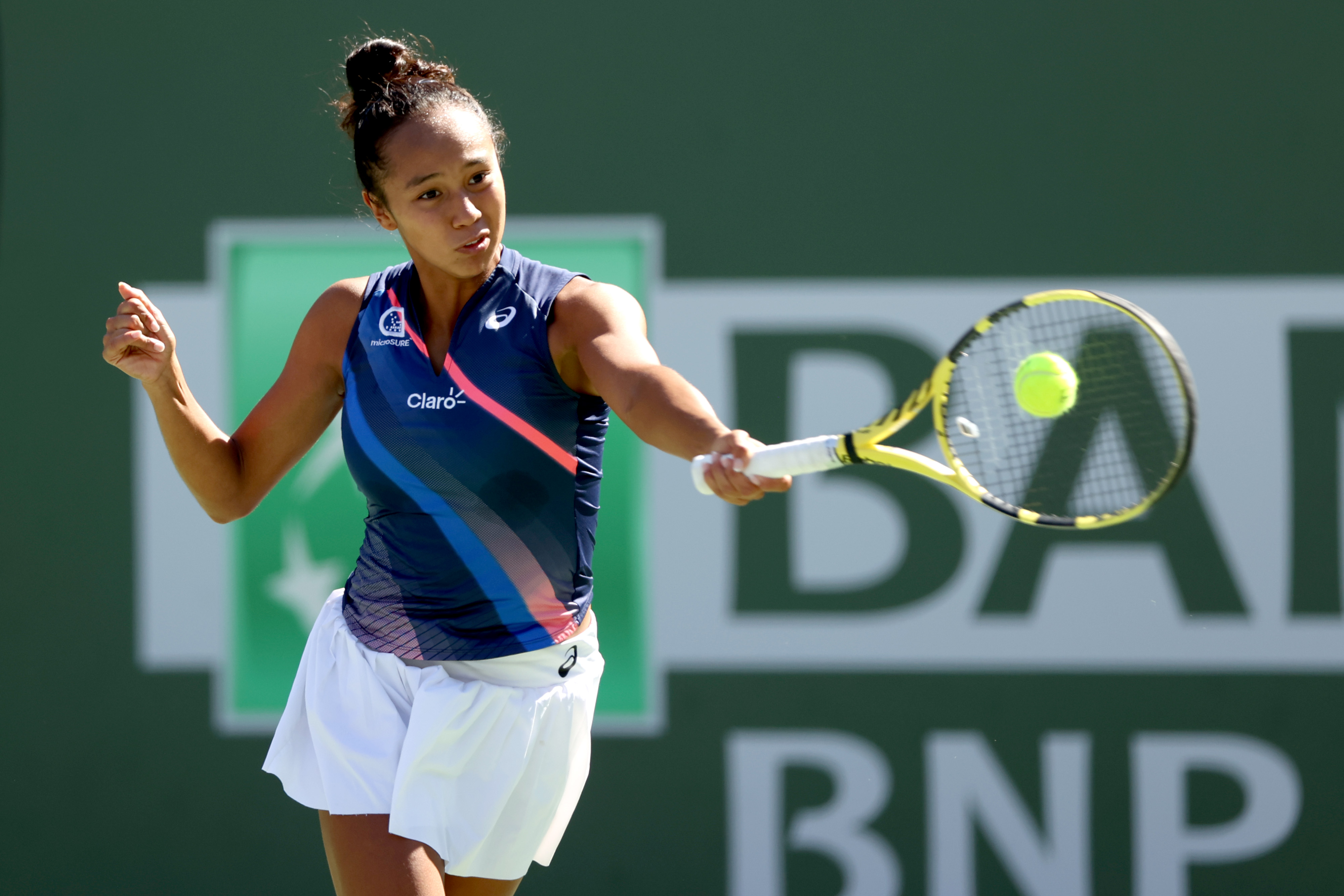 Leylah Fernandez clinches win as Canada tops Italy in Billie Jean King Cup  Finals - The Globe and Mail