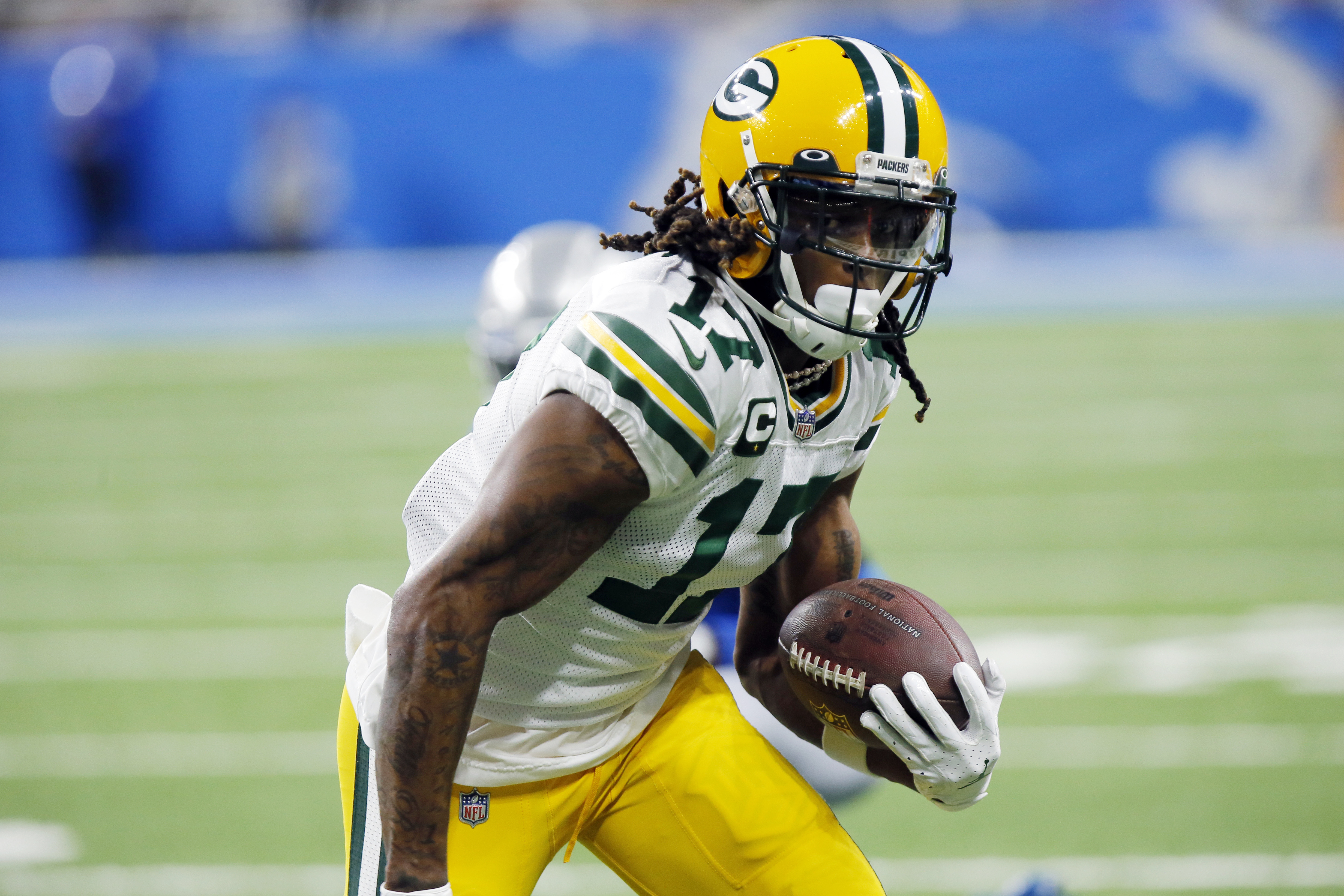 Davante Adams trade details: Packers send WR to Raiders in blockbuster deal