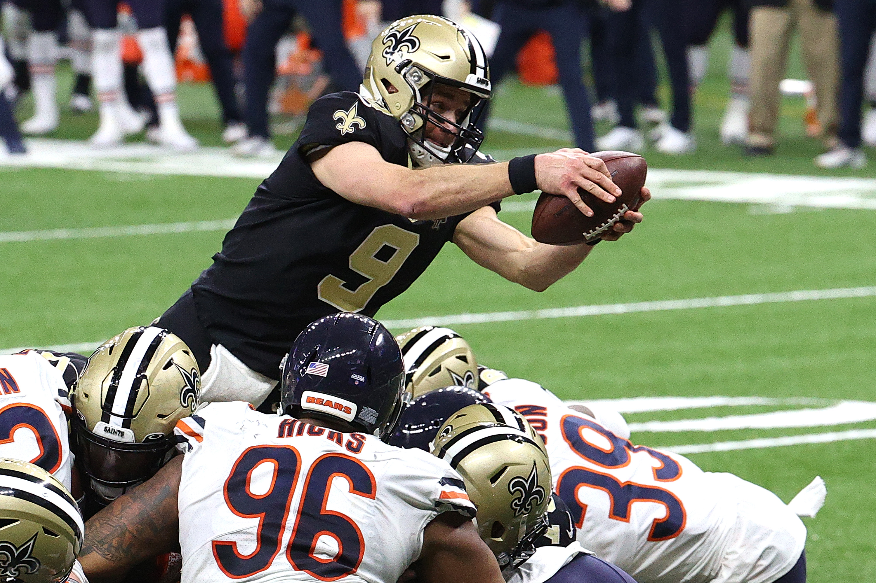 Brees, Saints Pull Away Late for 21-9 Playoff Win Over Bears