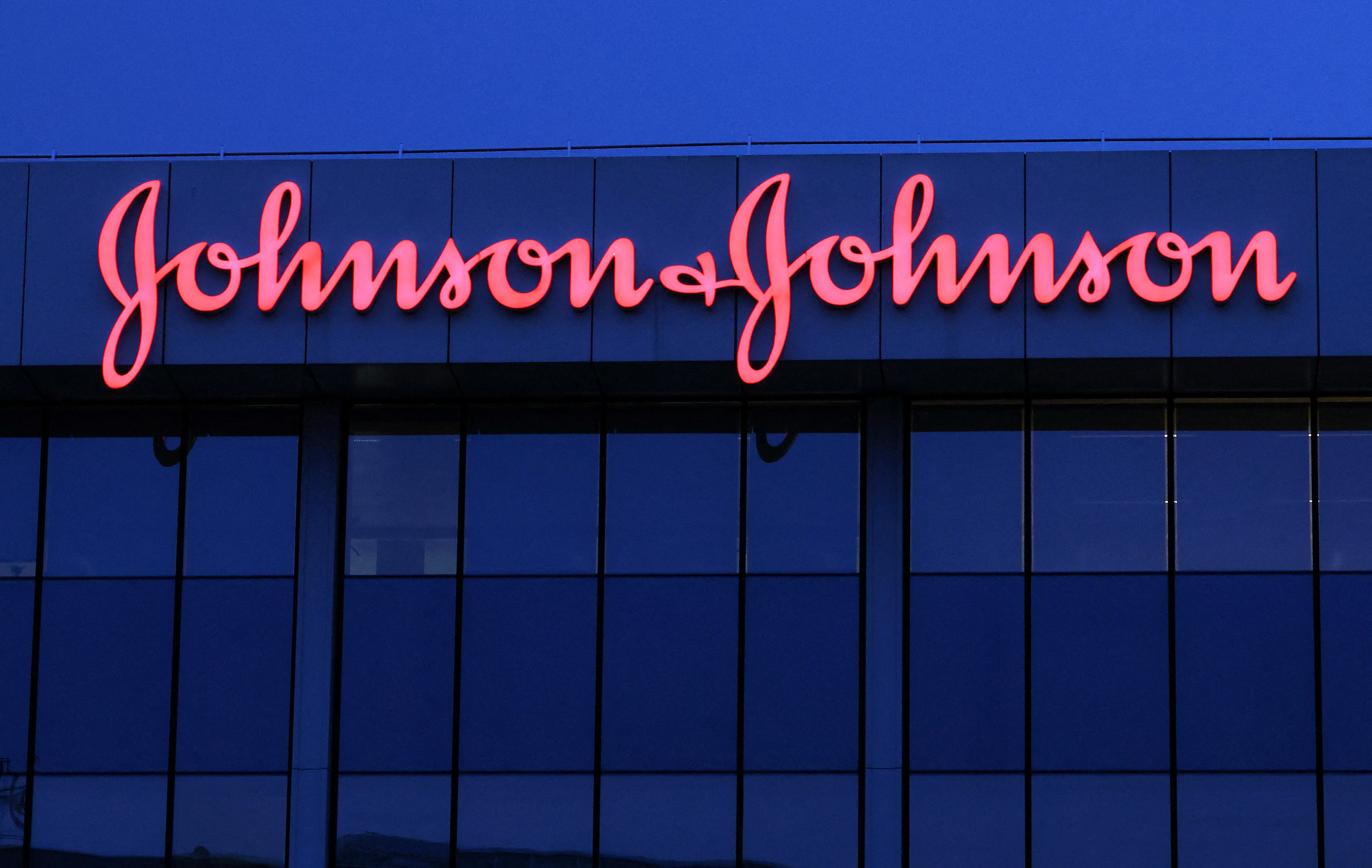Johnson & Johnson Will Pay $700 Million To Resolve Baby Powder Marketing  Probe, Report Says