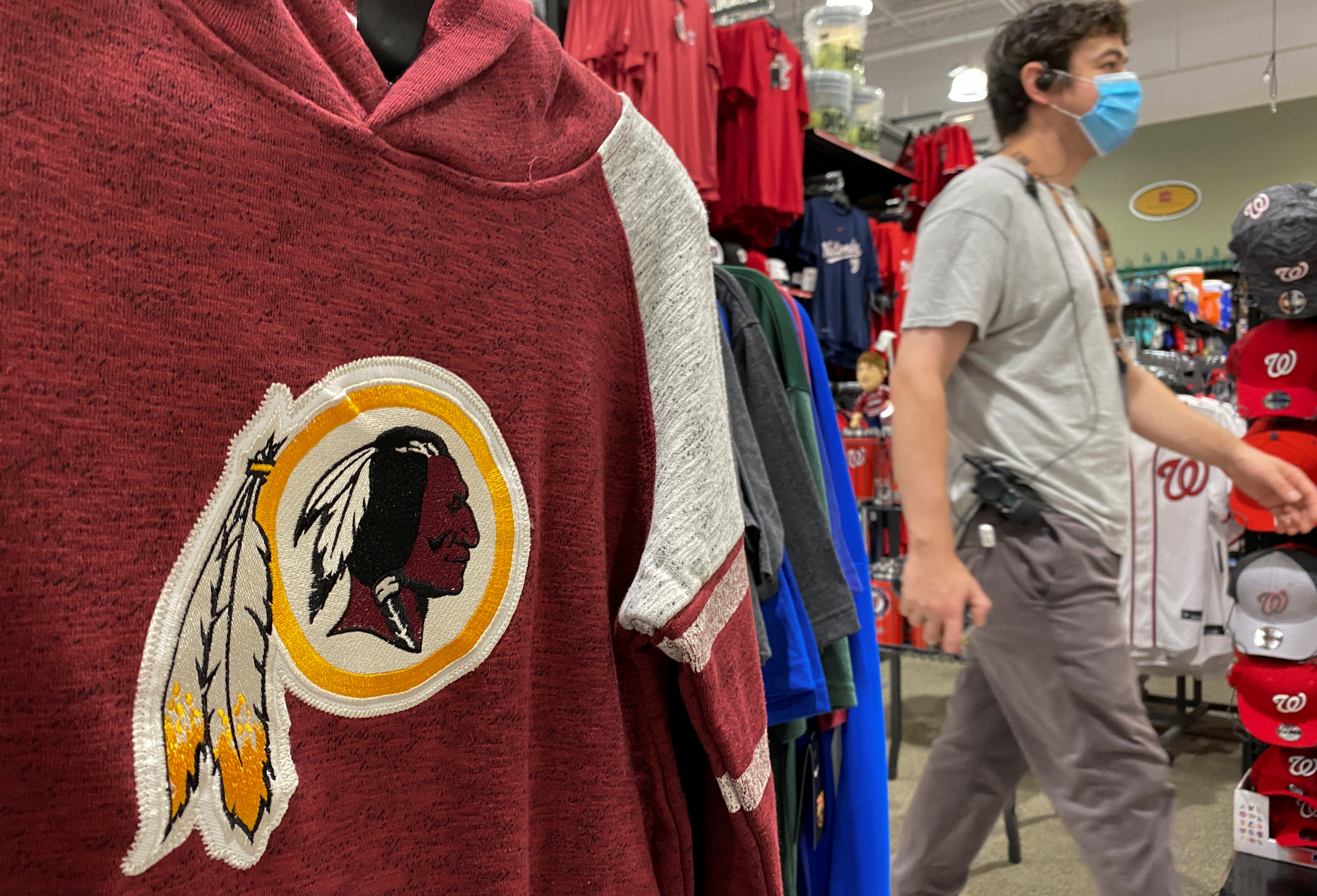 Redskins asked to change name by title sponsor FedEx - The Boston