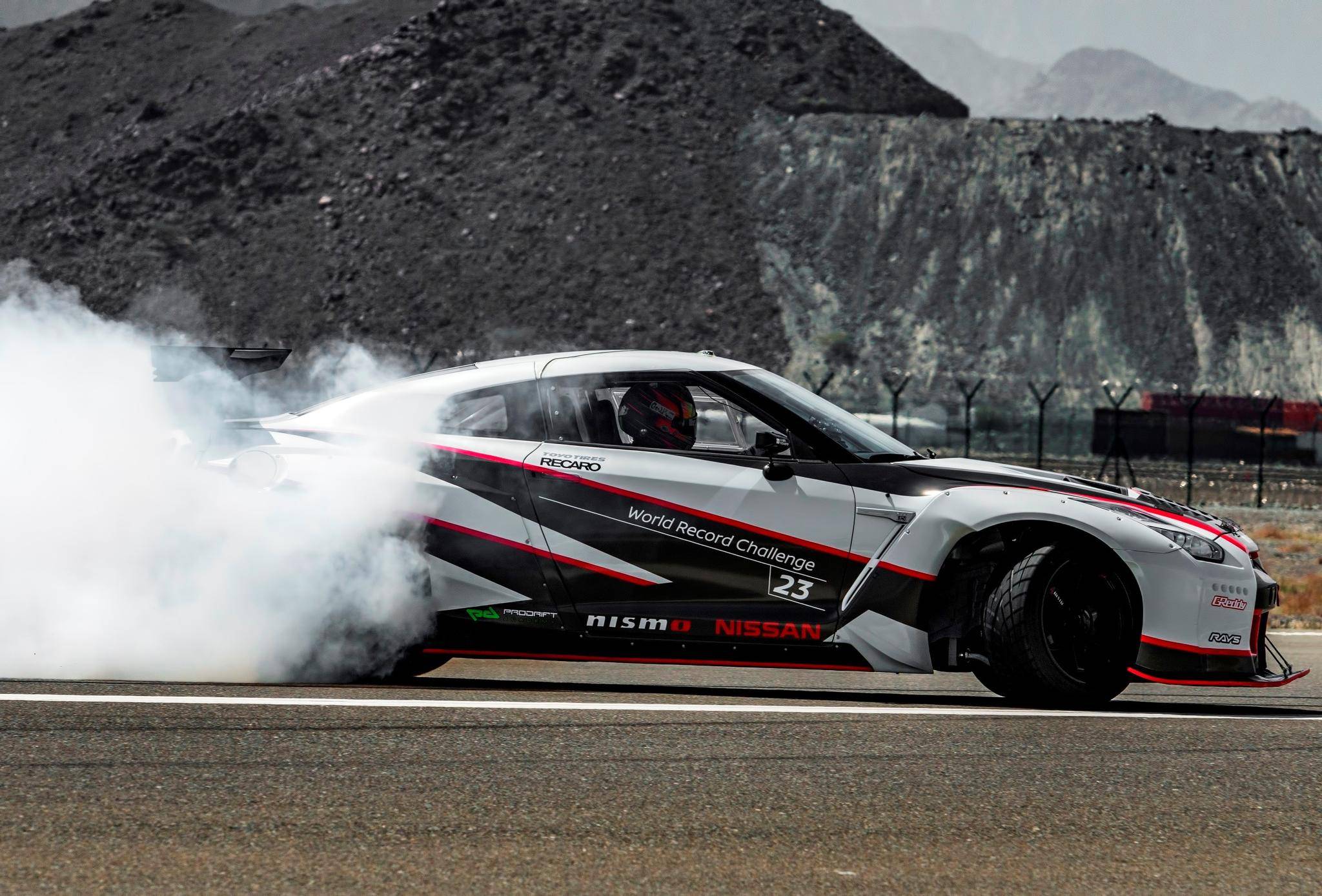 Watch a Nissan GT-R set a world record for the fastest drift: 305 km/h -  The Globe and Mail