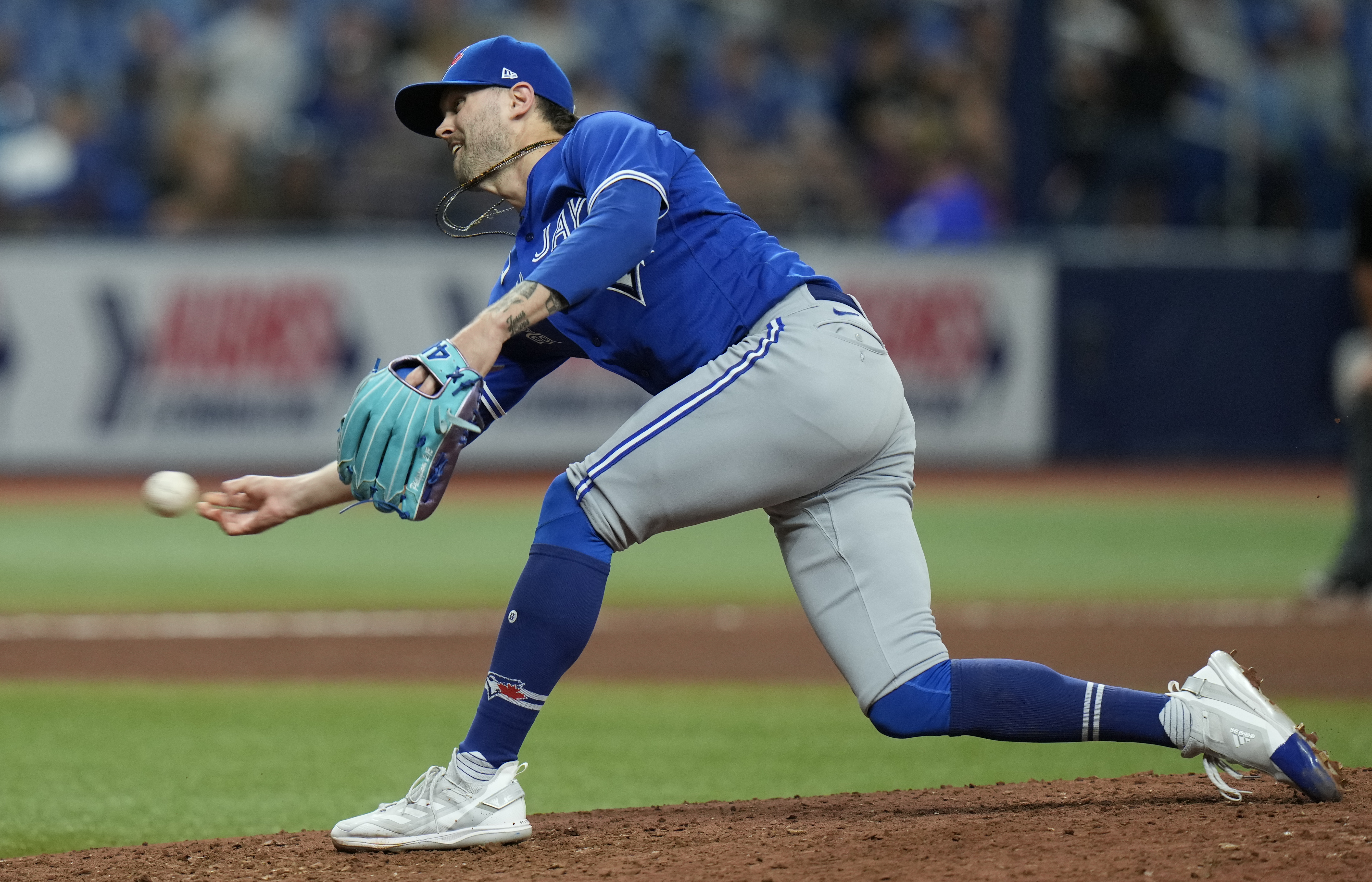 Zach Eflin gets 7th win, Rays beat struggling Manoah and Blue Jays