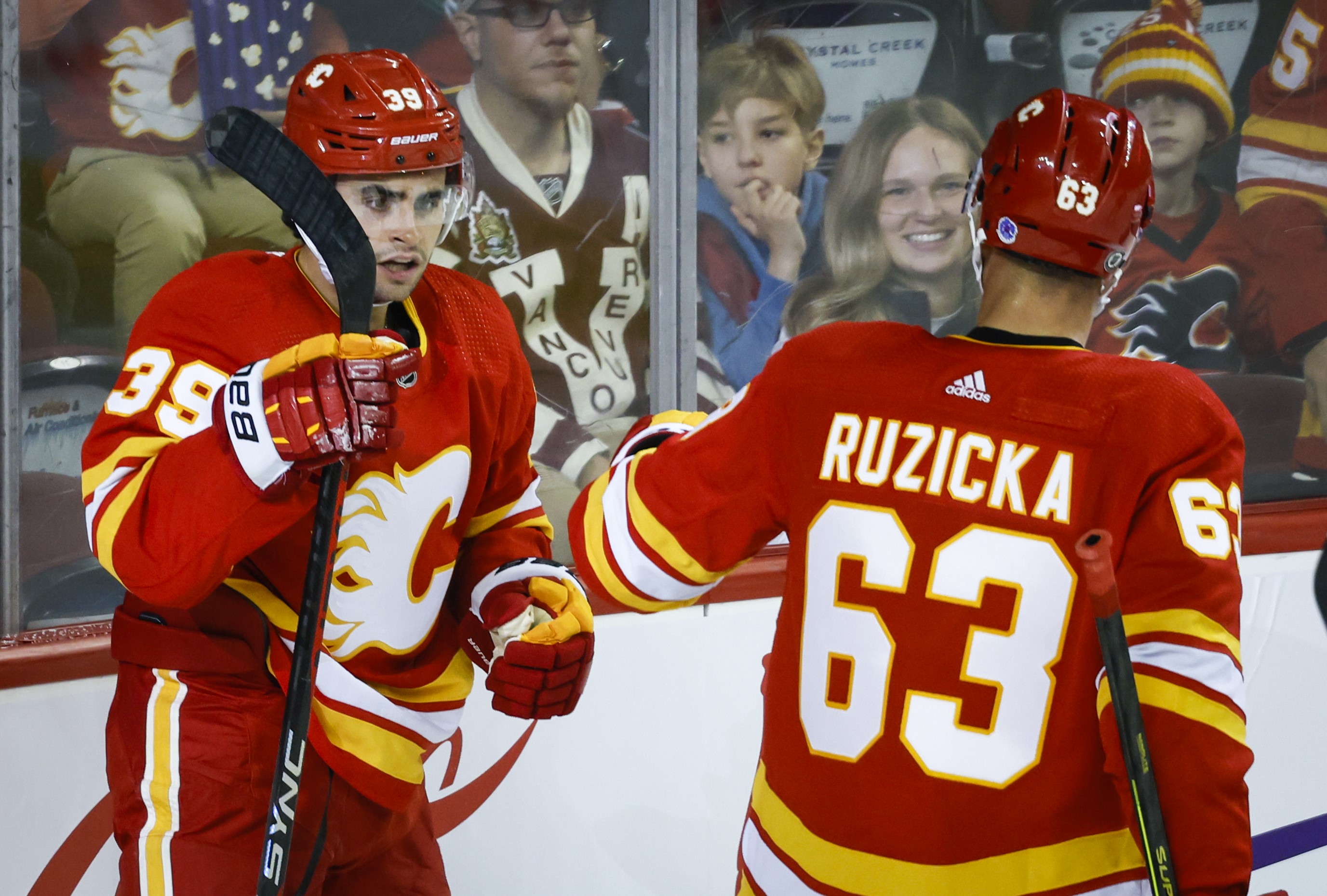 Matt Coronato, Jonathan Huberdeau lead Flames 10-0 thrashing of Canucks in pre-season opener