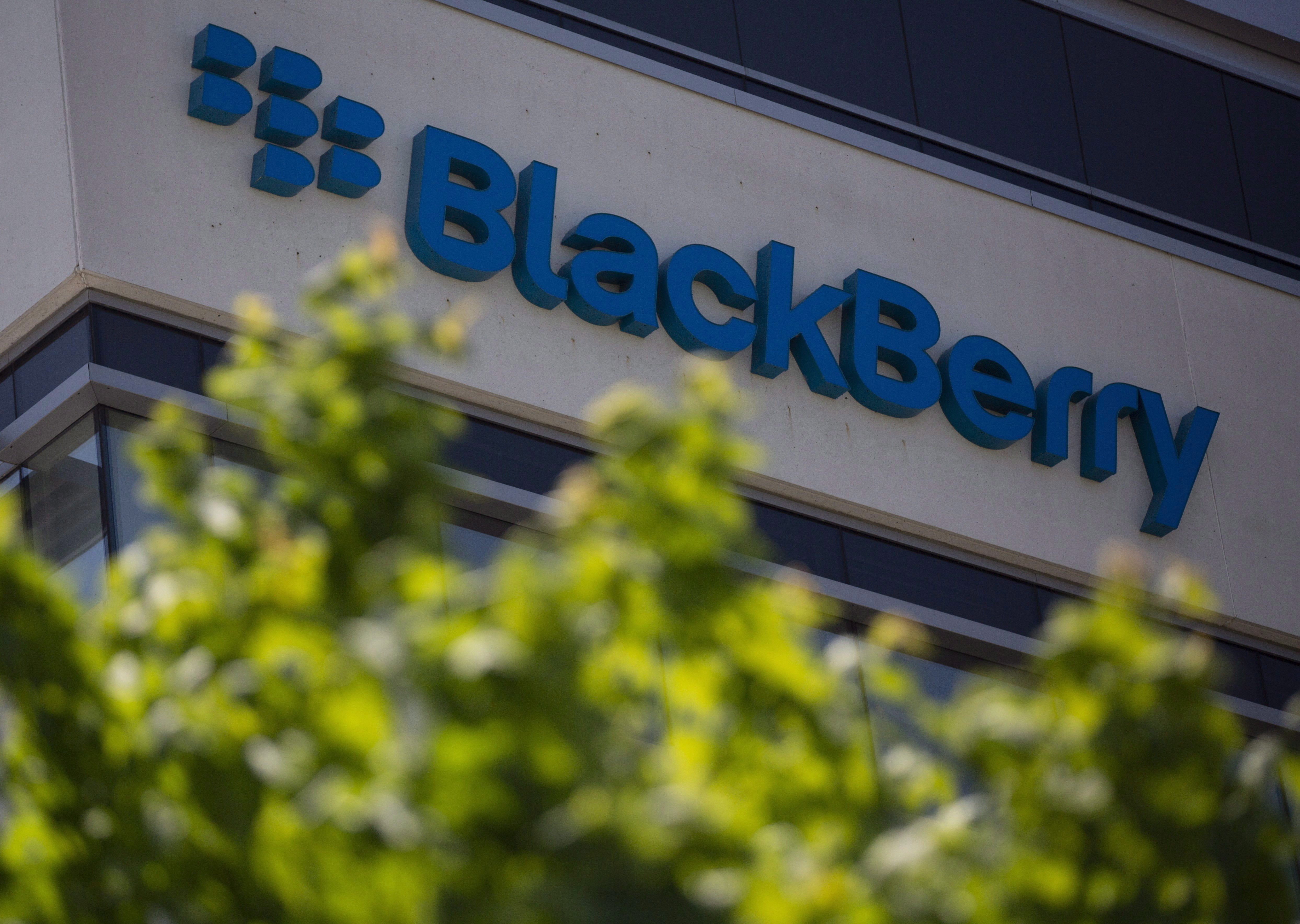 BlackBerry s US 600 million patent sale in doubt as Canadian led