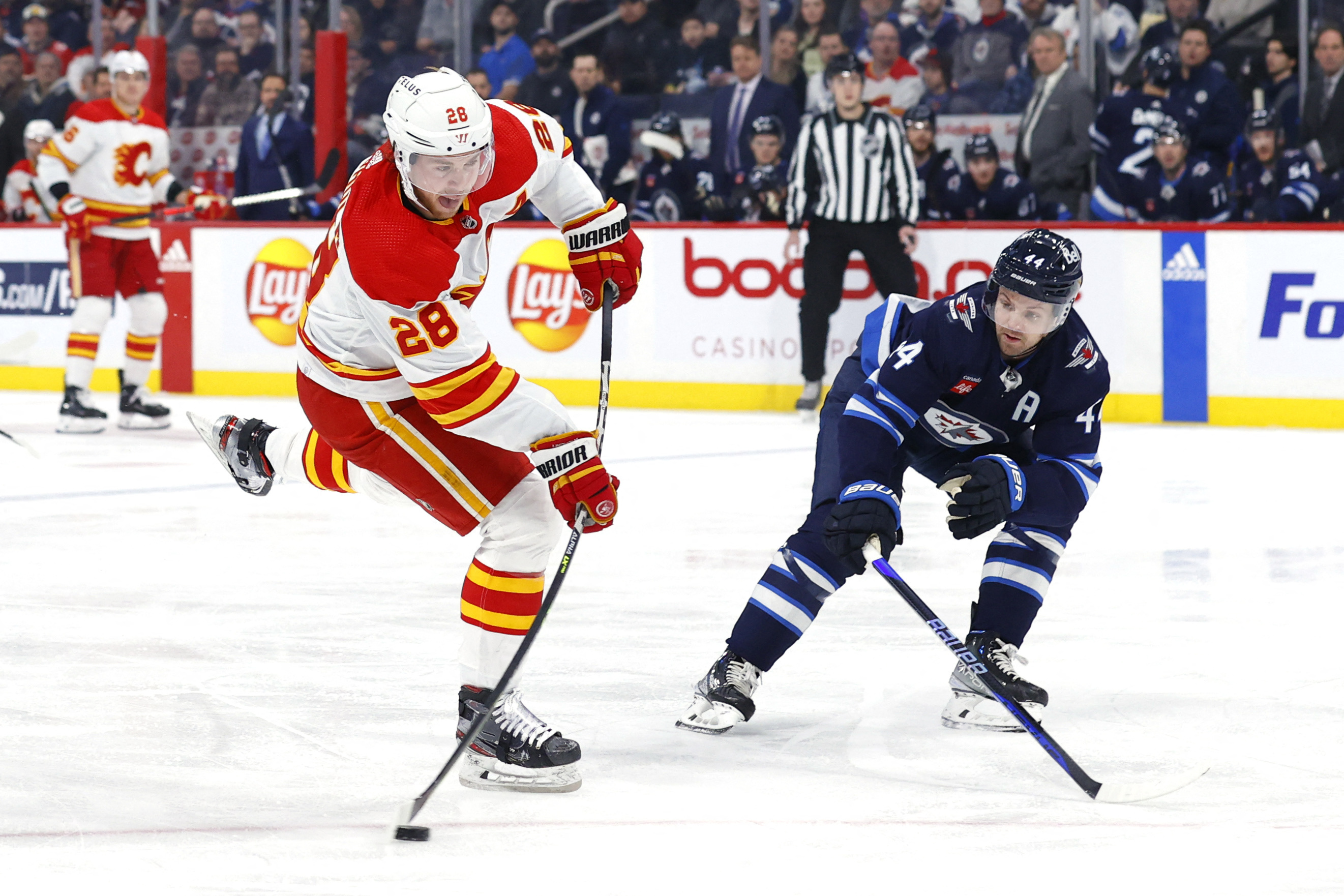 Gagner scores winner in final frame to lift Jets past Flames for 3rd  straight win