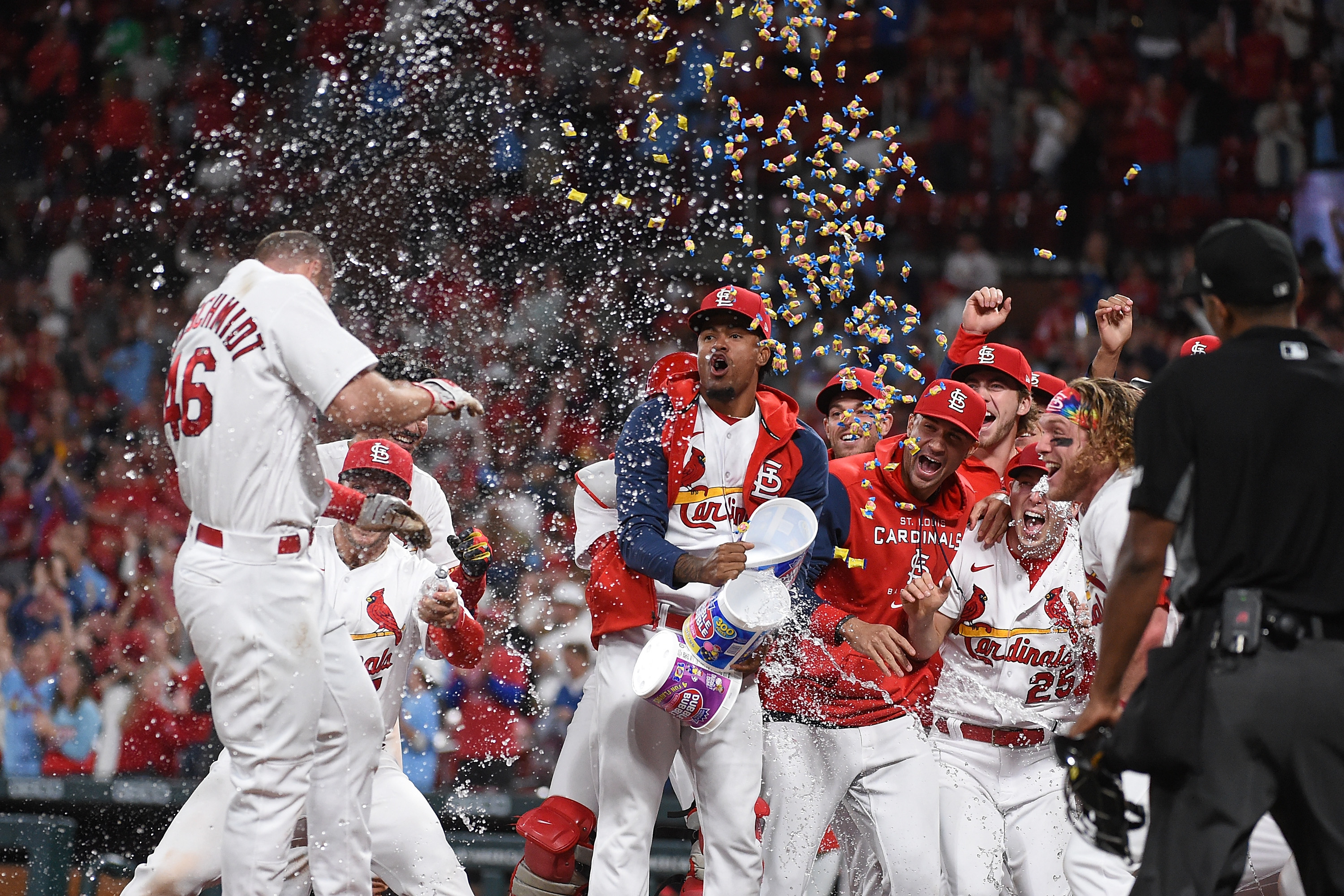 Two Goldschmidt home runs not enough; Cardinals fall in series