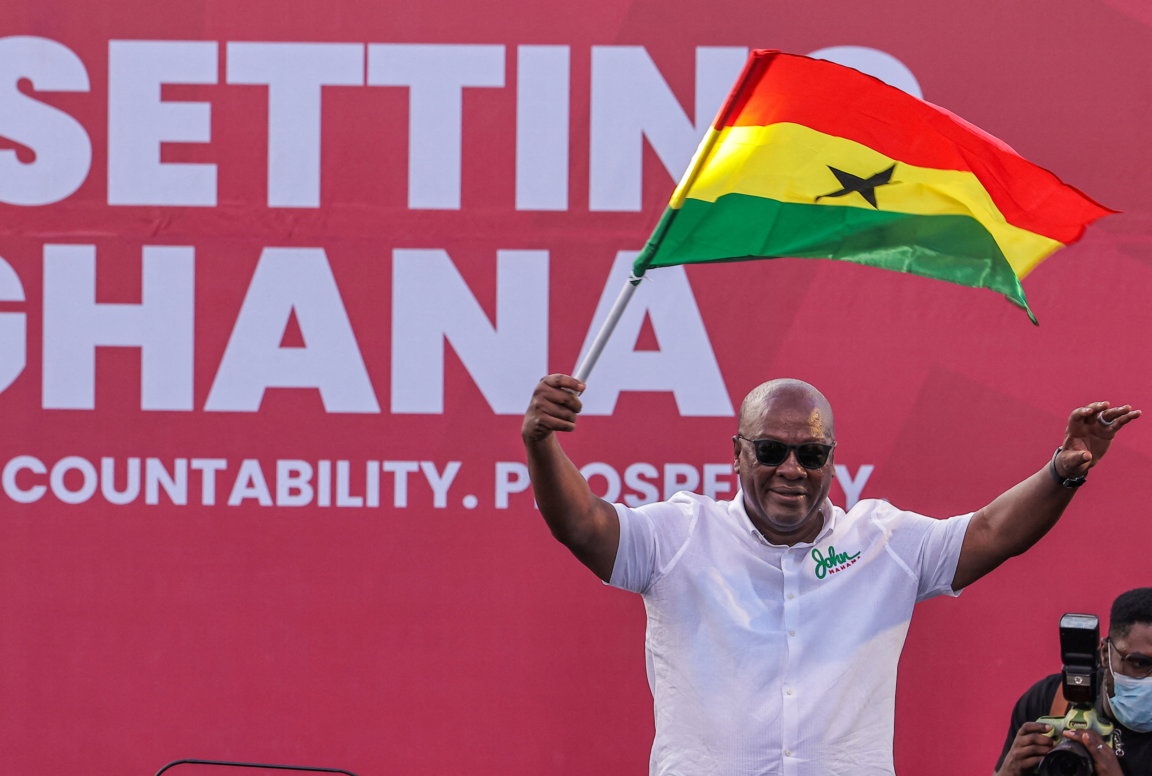 Ghana's ex-president John Mahama is set to return after rival concedes  election - The Globe and Mail
