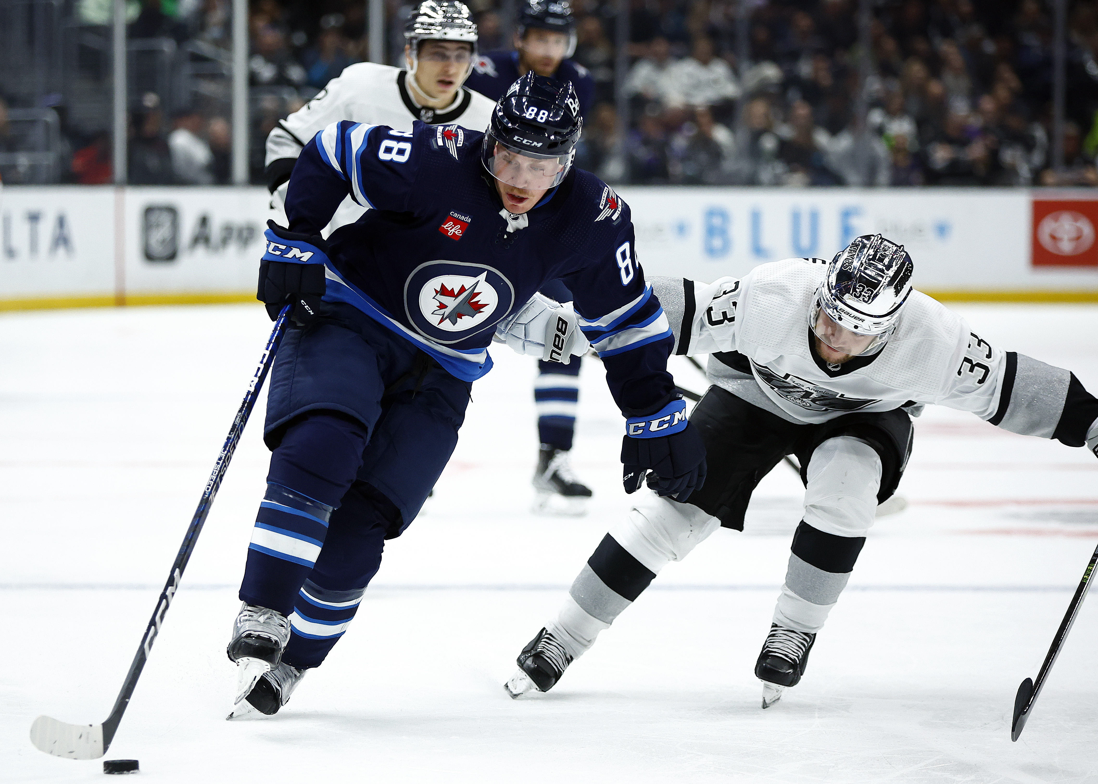 Los Angeles Kings dump Winnipeg Jets 4-1, tie franchise mark for points -  The Globe and Mail