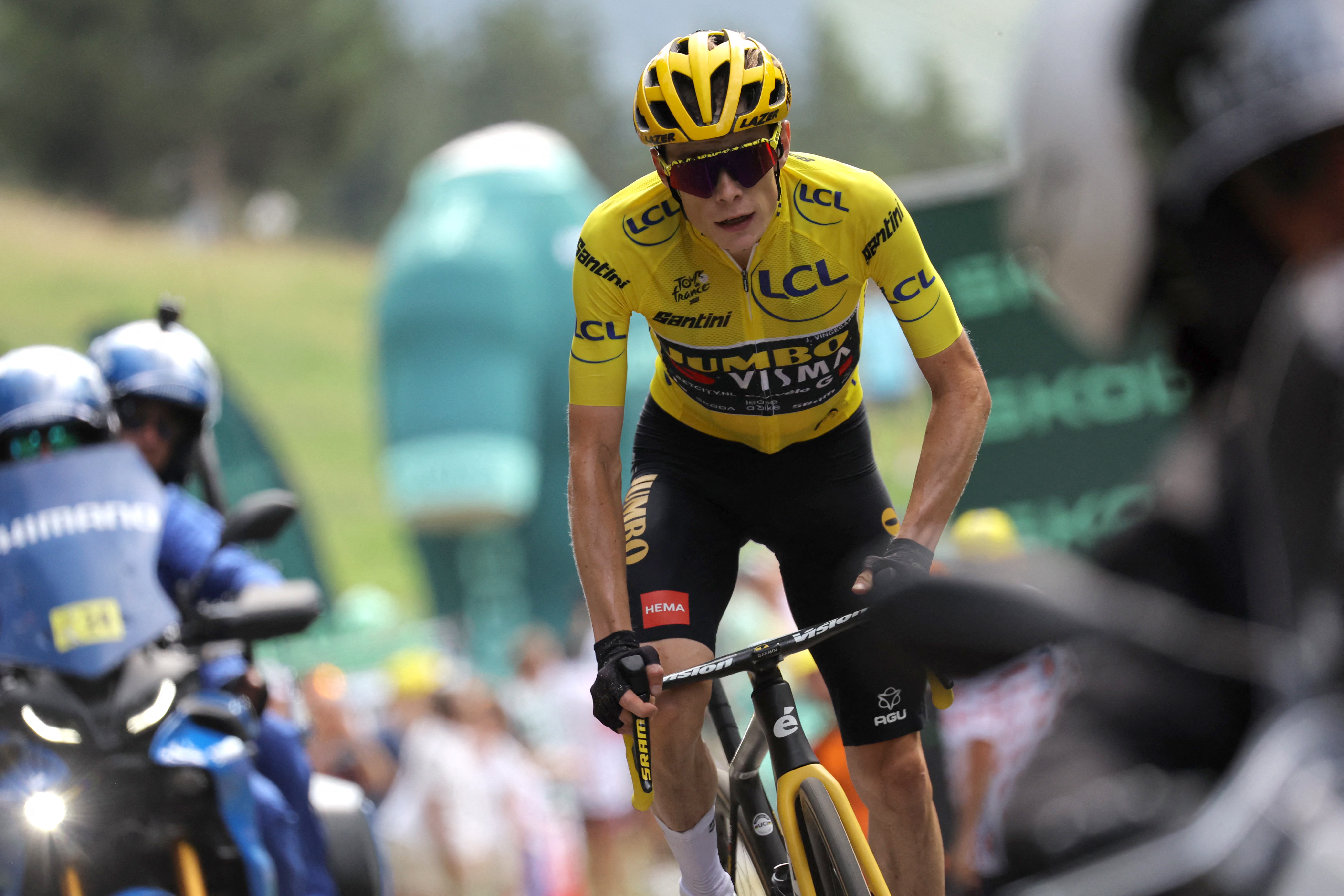 Jonas Vingegaard defends title in 'amazing' Tour de France