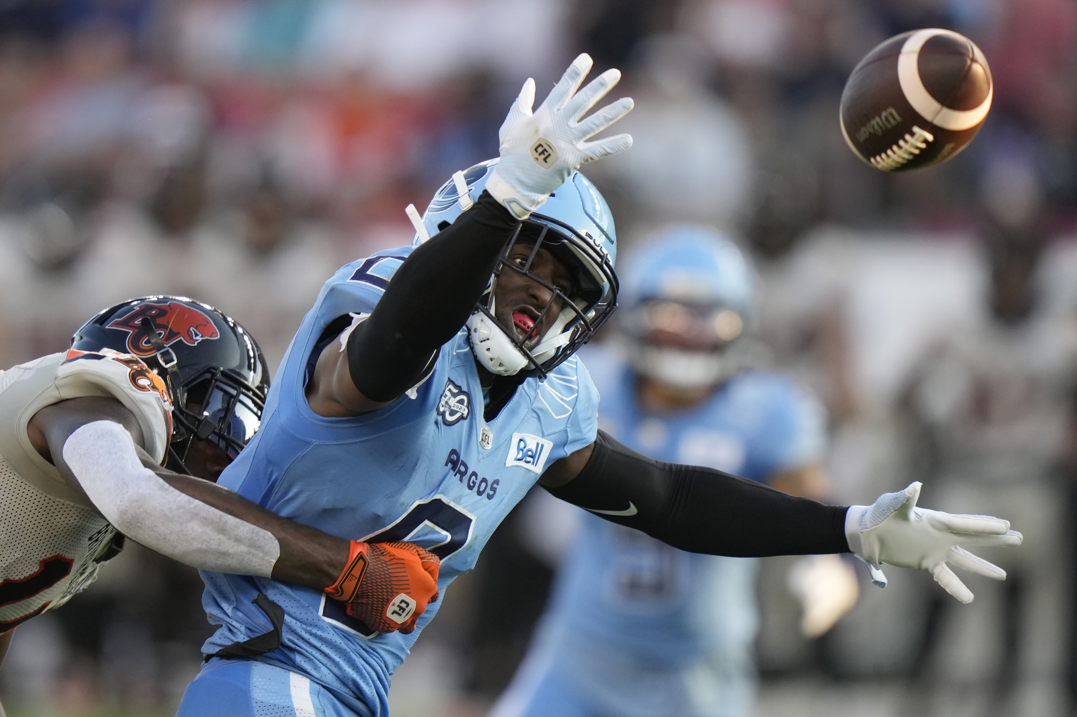 Argonauts clinch playoff spot with home win over Alouettes