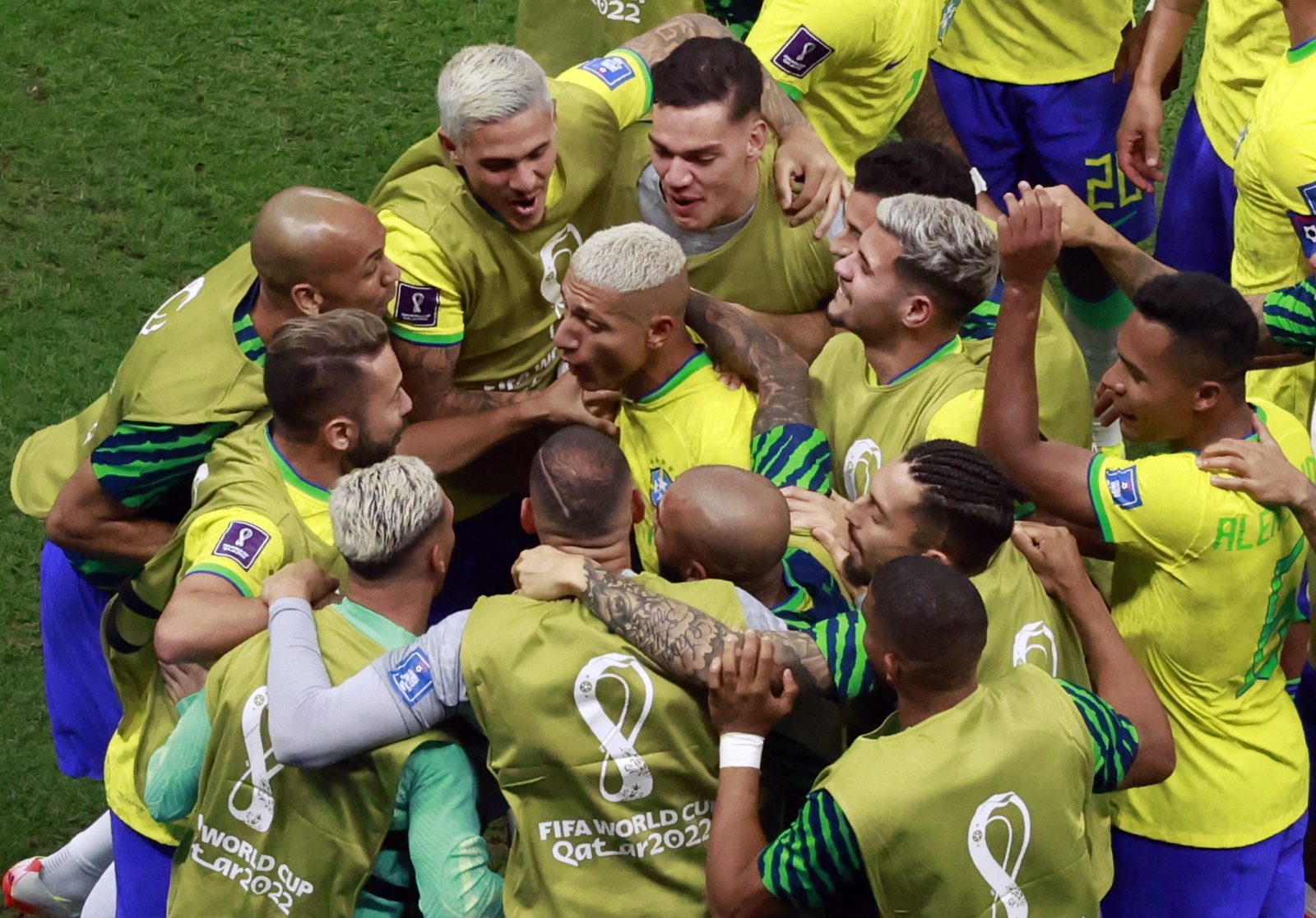 Brazil 2-0 Serbia: Richarlison double sees World Cup favourites start in  style with ominous victory to top Group G, Football News