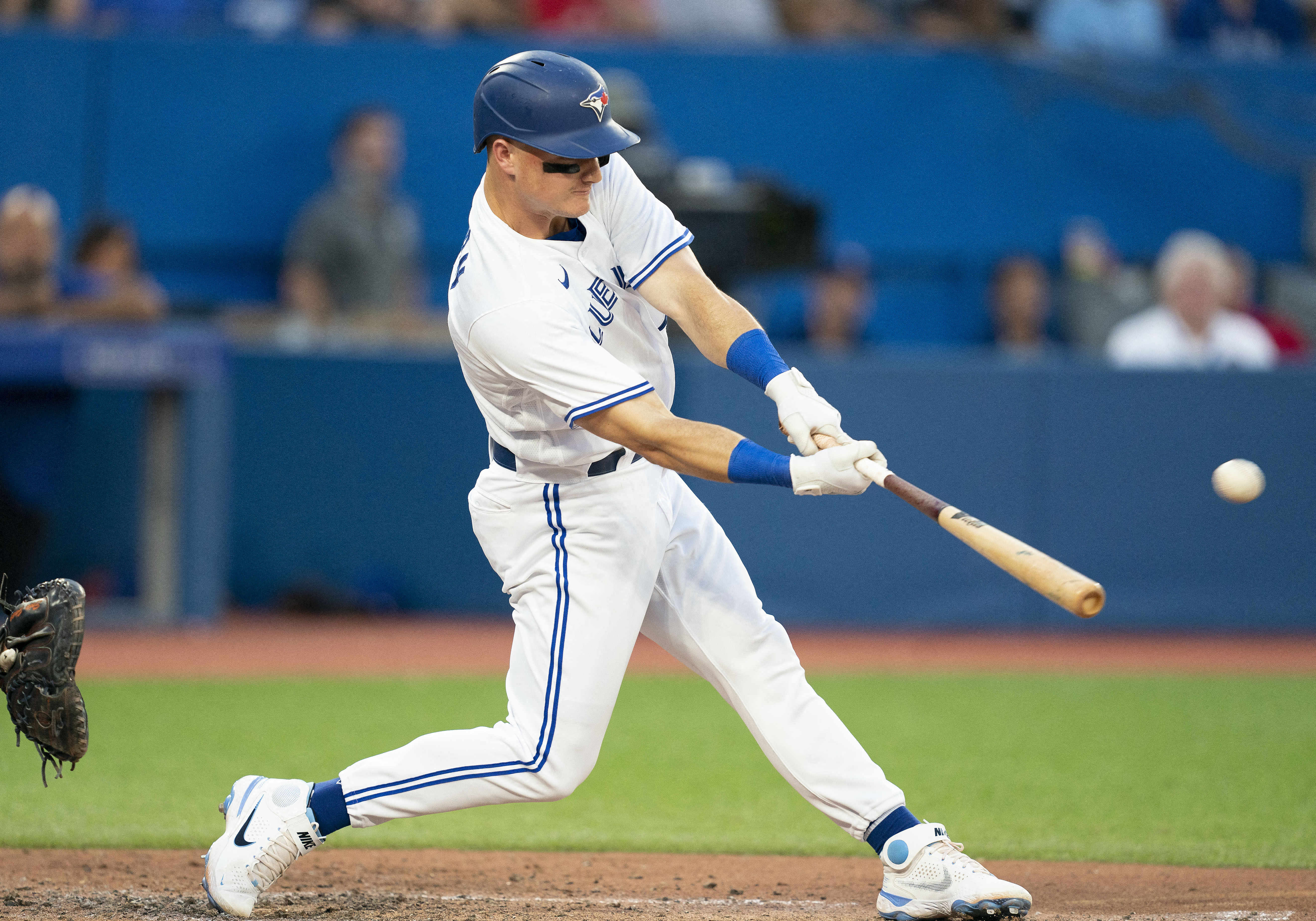 Chapman's 2 home runs help Blue Jays fend off Tigers for 8th