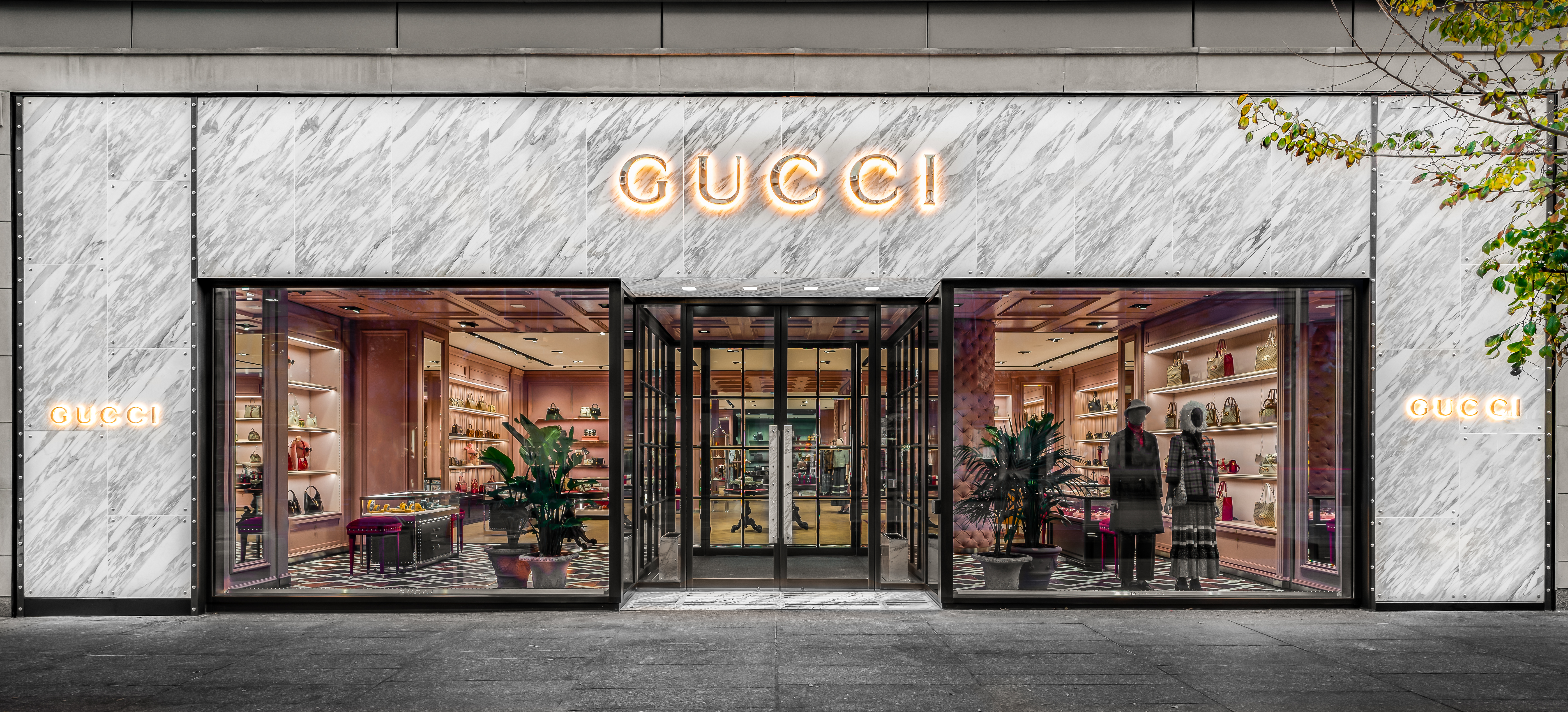 gucci store toronto bloor