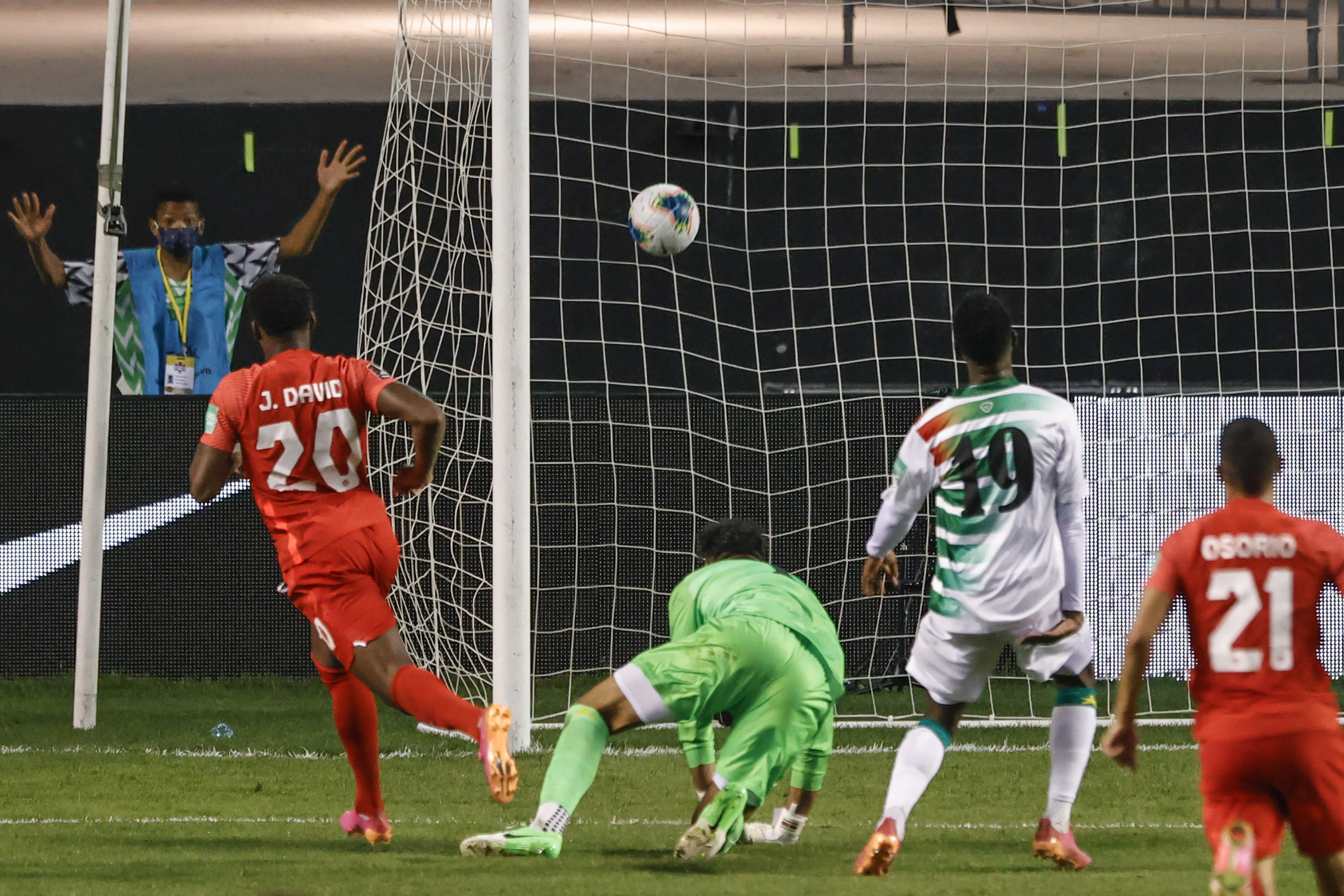 Canadian star Alphonso Davies dazzles in Bayern Munich German Cup