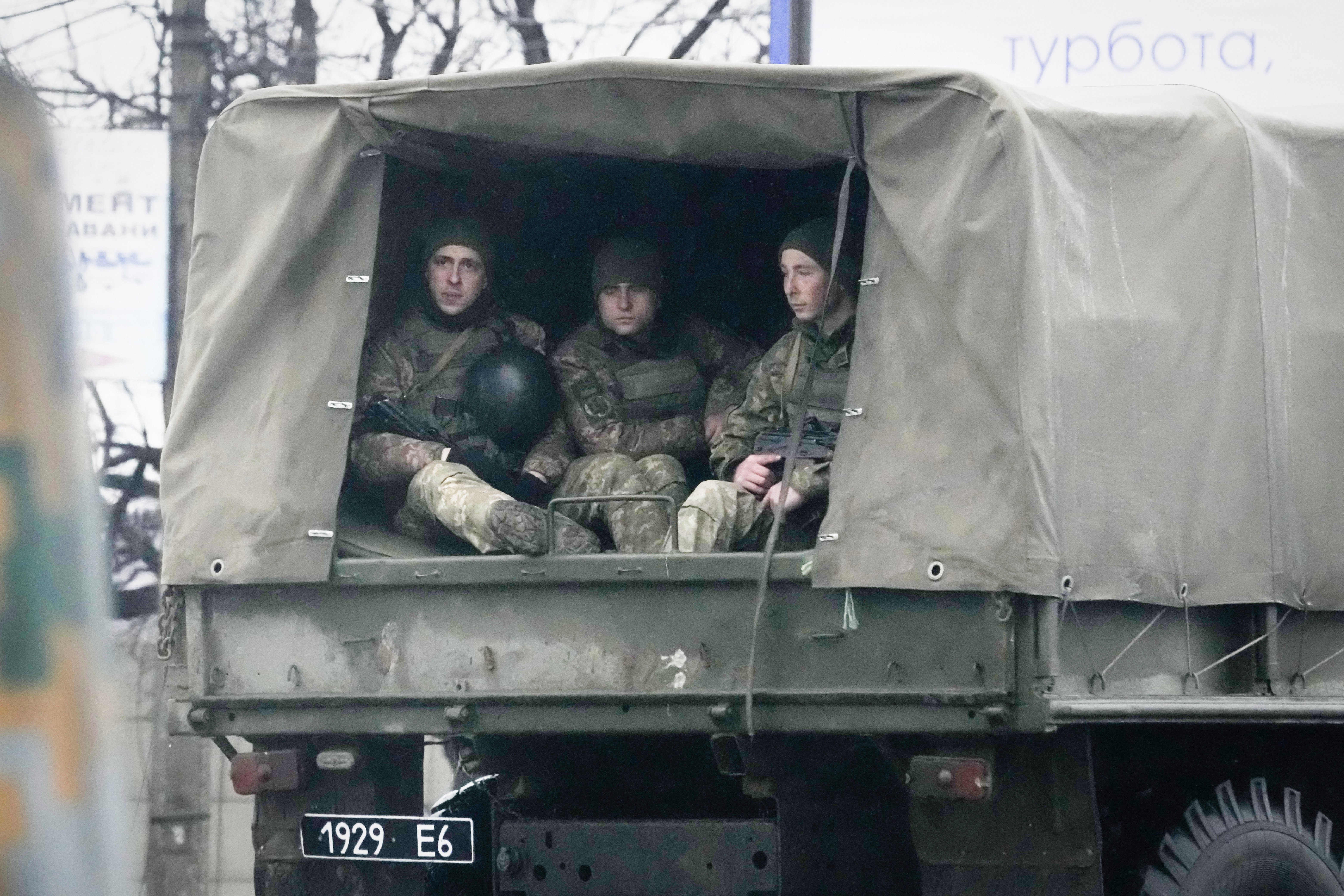Украина 21.02 2024 г. Украинские военные. Русские солдаты едут на Украину. Войска РФ едут на Донбассе.