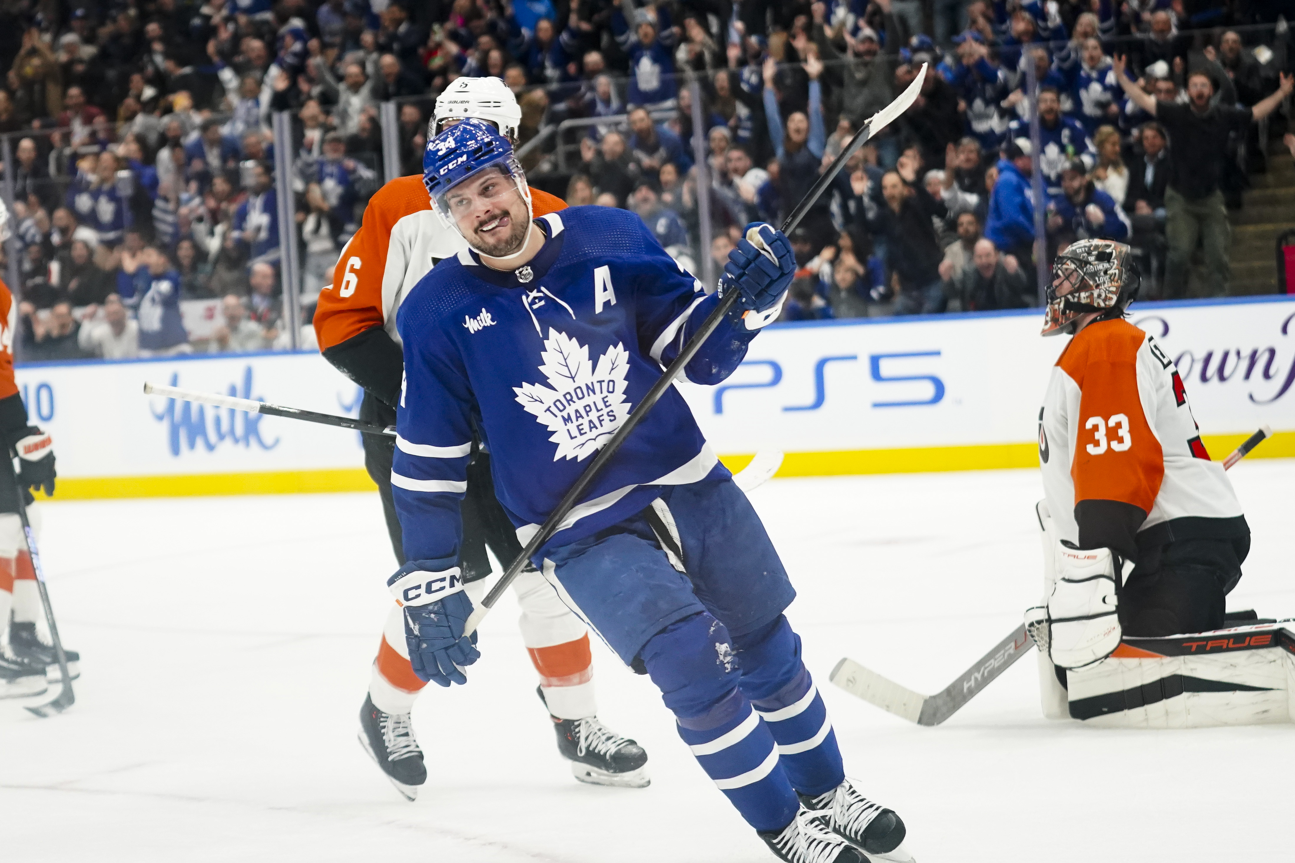 Maple Leafs win a more subdued match against Buffalo Sabres by 2-1