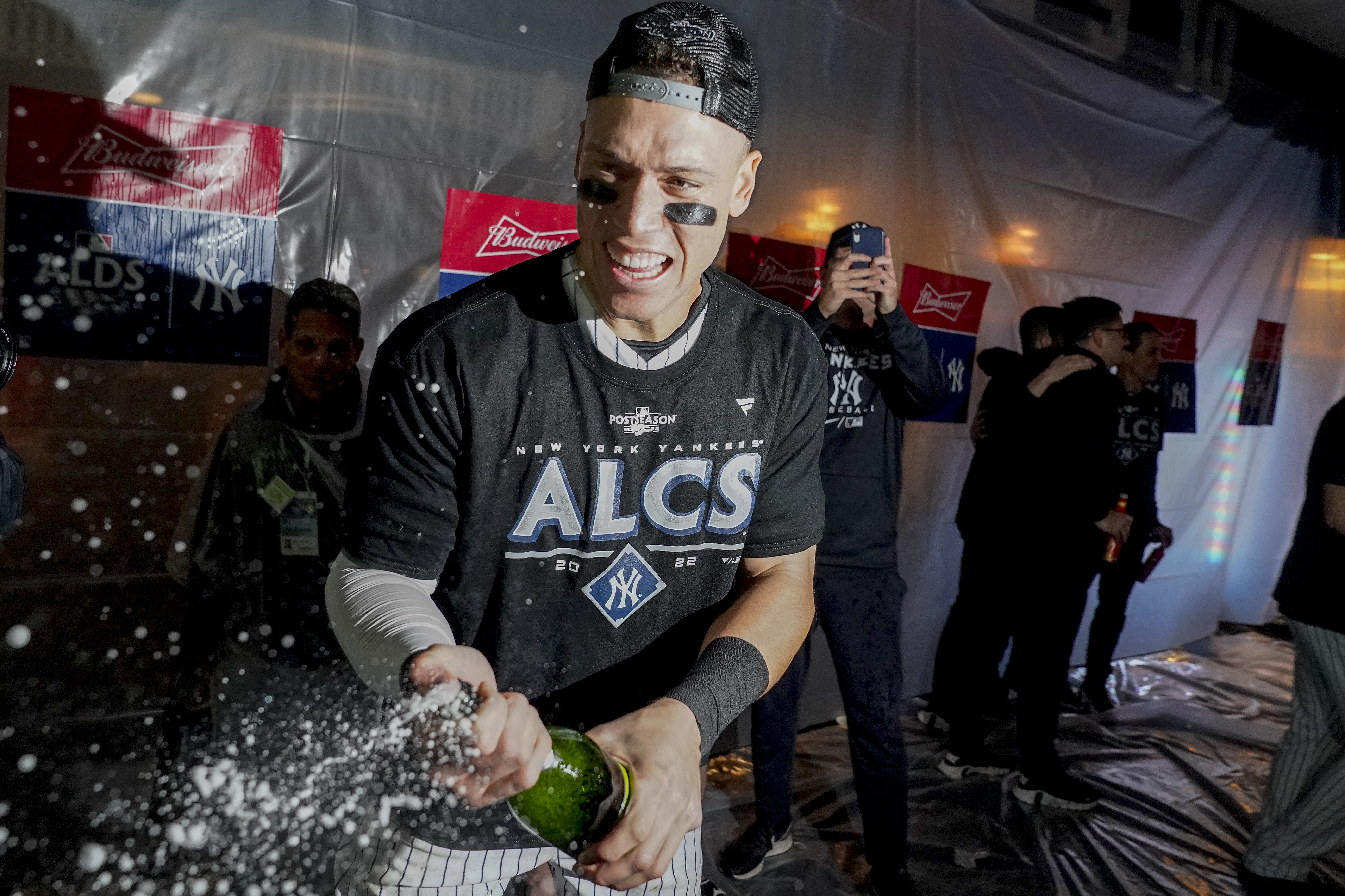 Giancarlo Stanton, Aaron Judge bash Yankees past Guardians, into ALCS