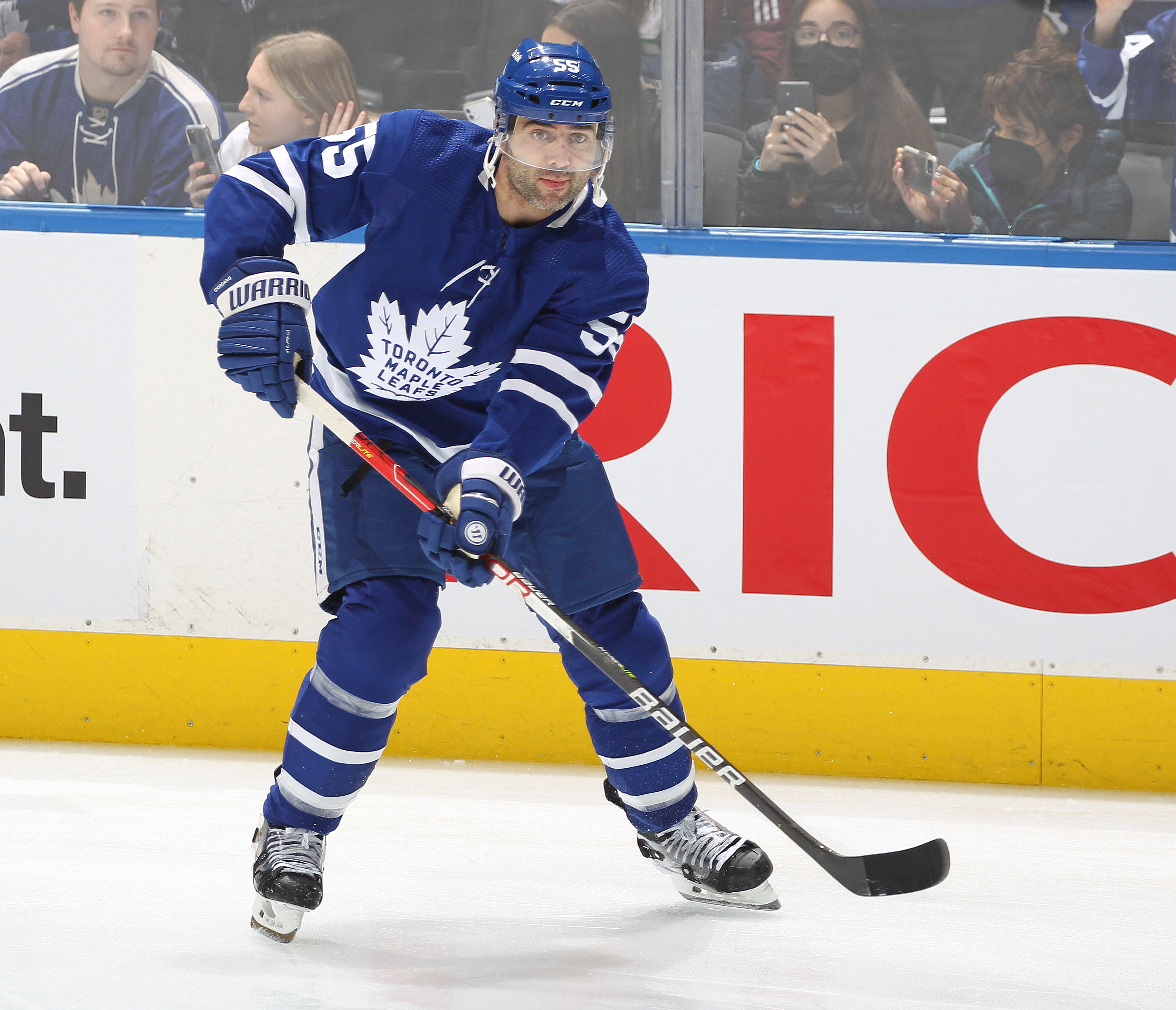 Mark Giordano returns to the Leafs defence at a hometown discount