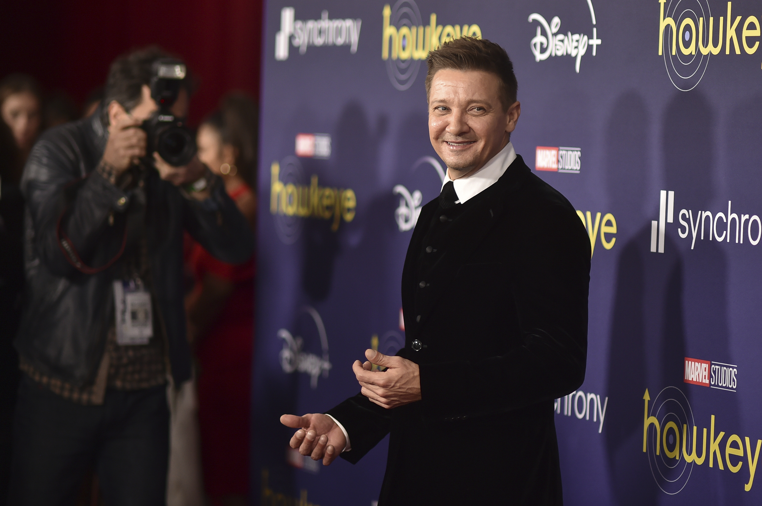 Avengers: Endgame: Jeremy Renner AKA Hawkeye Made Whopping Salary & It's  Leaving Our Jaw-Dropped!