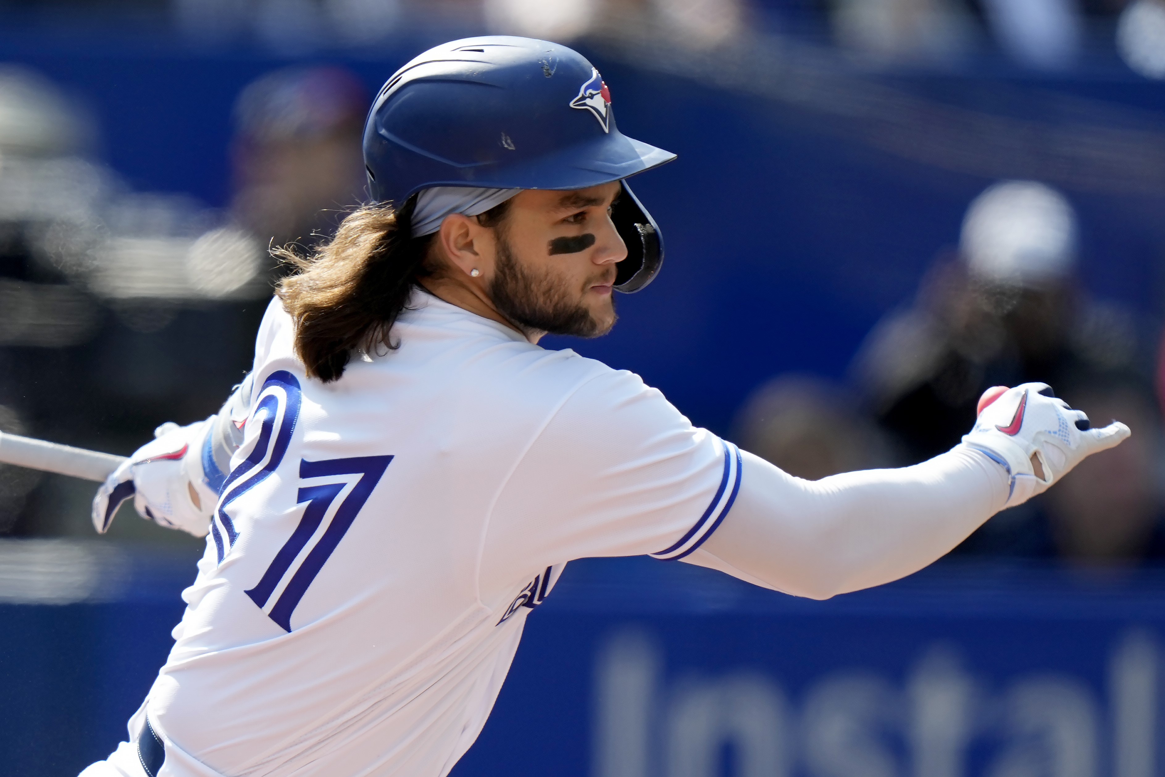 Blue Jays avoiding arbitration with Bo Bichette and Vlad Guerrero