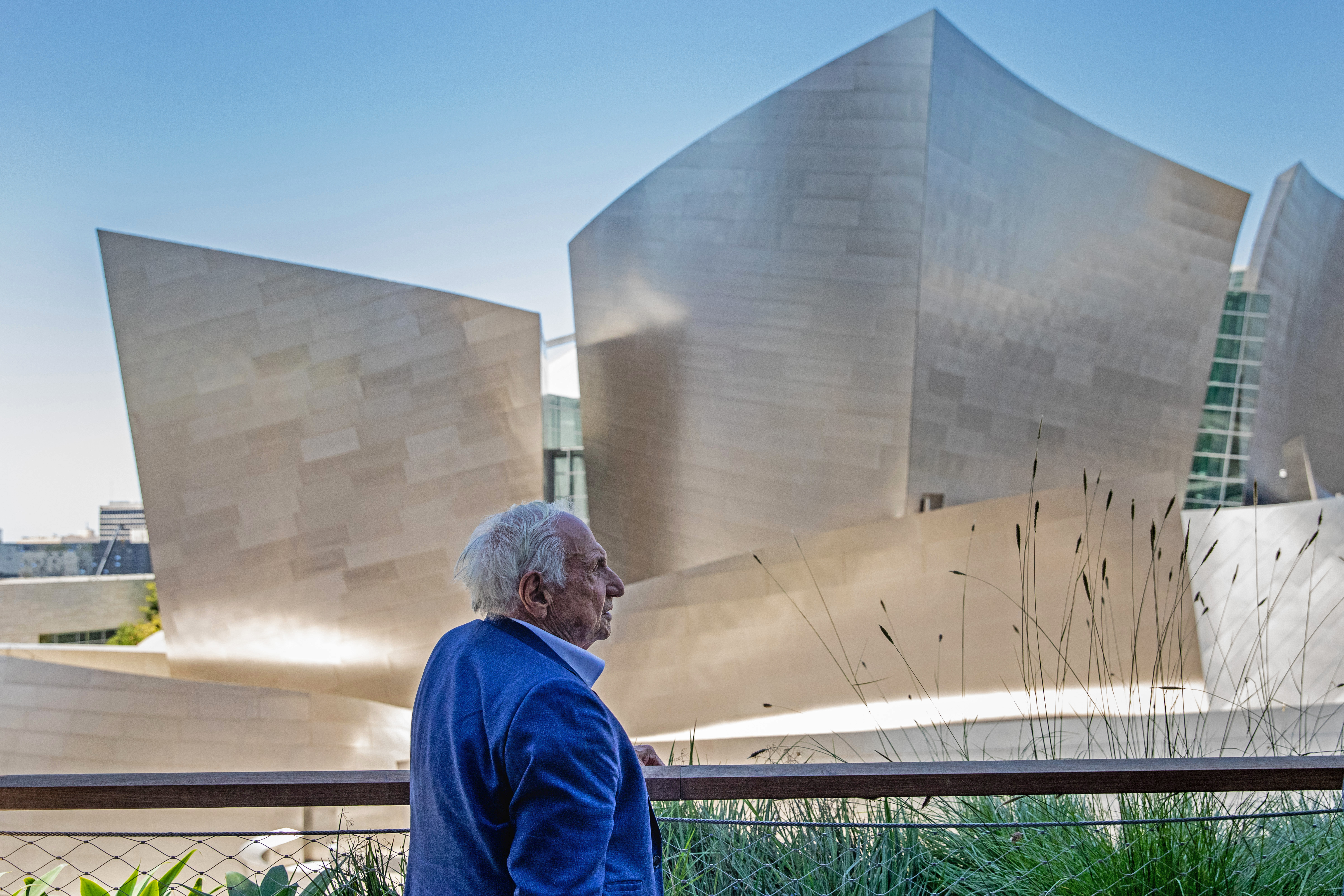 Frank Gehry projeta iceberg flutuante para a Warner Bros. em Los Angeles