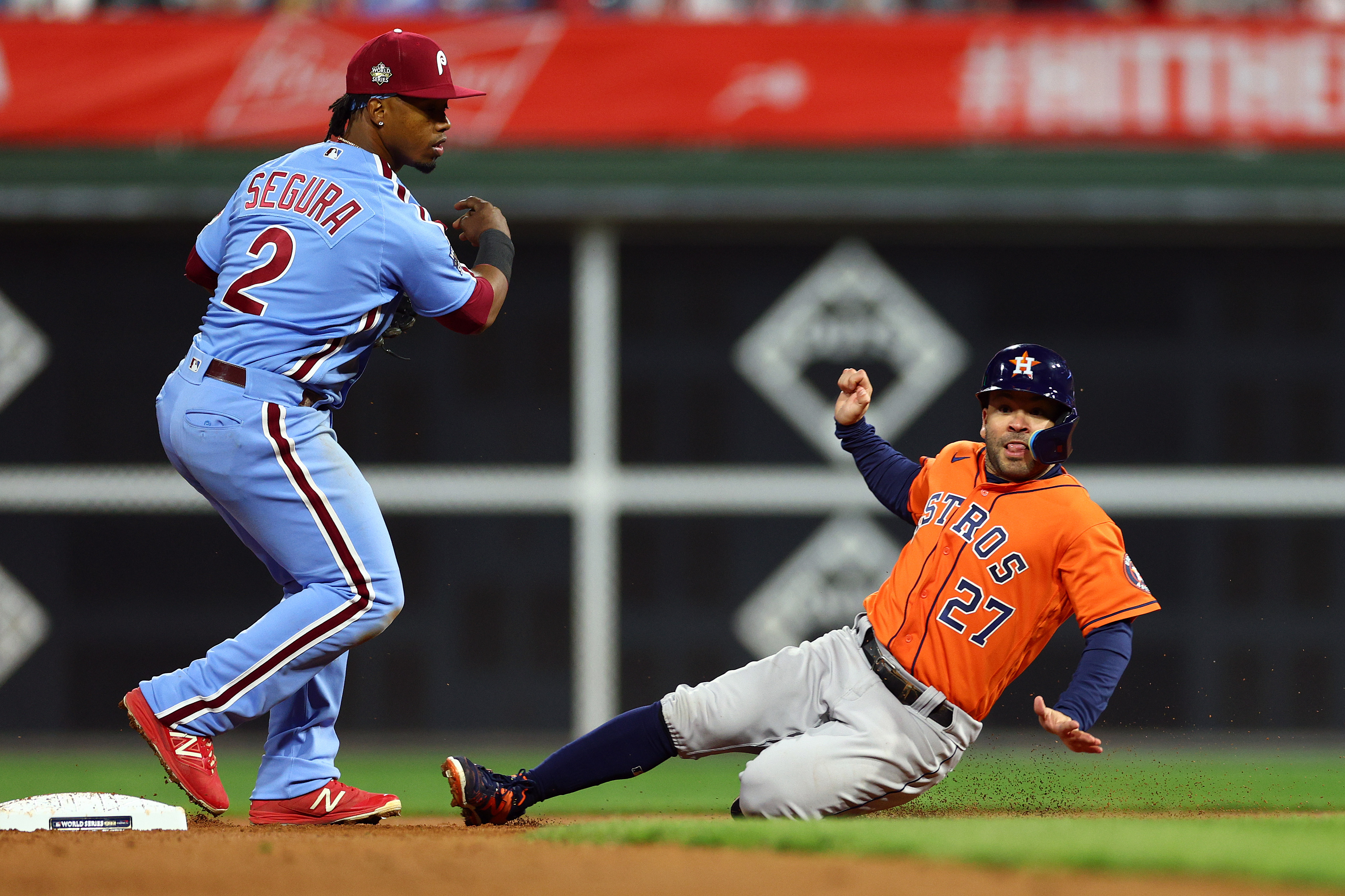 Astros hold off Phillies, take 3-2 lead in World Series