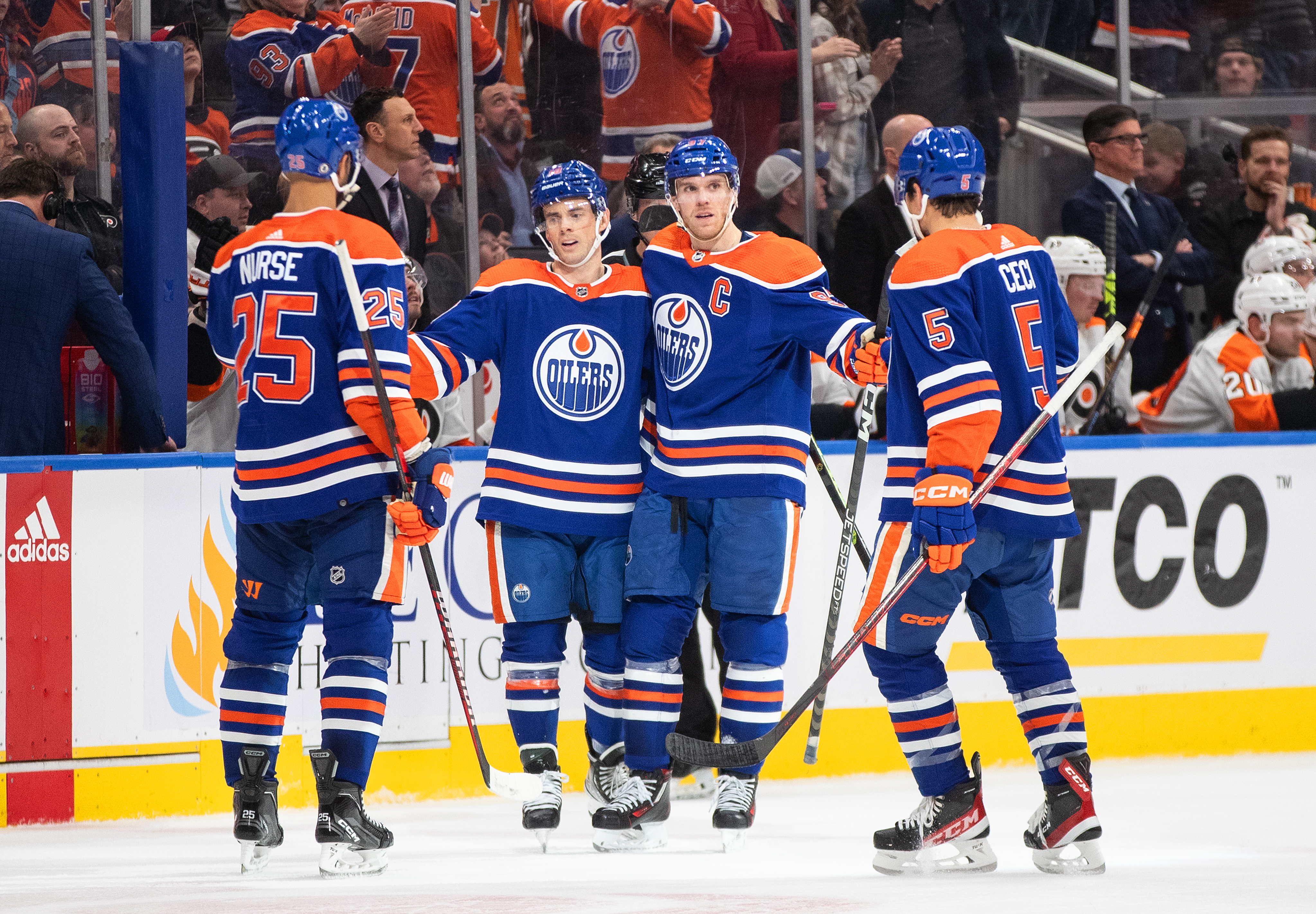 Oilers vs. Flyers: Edmonton wins 4-2, McDavid hits 800 points